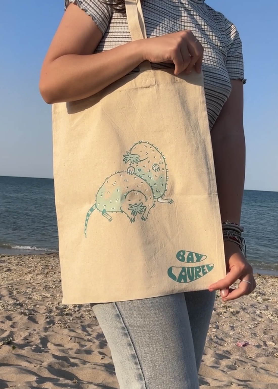 Geanta totebag cu cartita pictata manual - genți și portofele - geantă pentru cumpărături - totebaguri - Artynos.ro