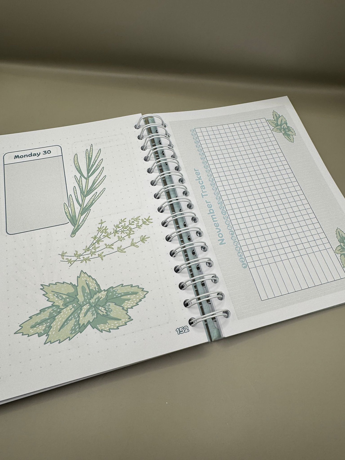 Agenda datata, in engleza pentru anul 2026 cu plante si flori - accessorii și unelte - carte, ziar - carte nouă - Artynos.ro