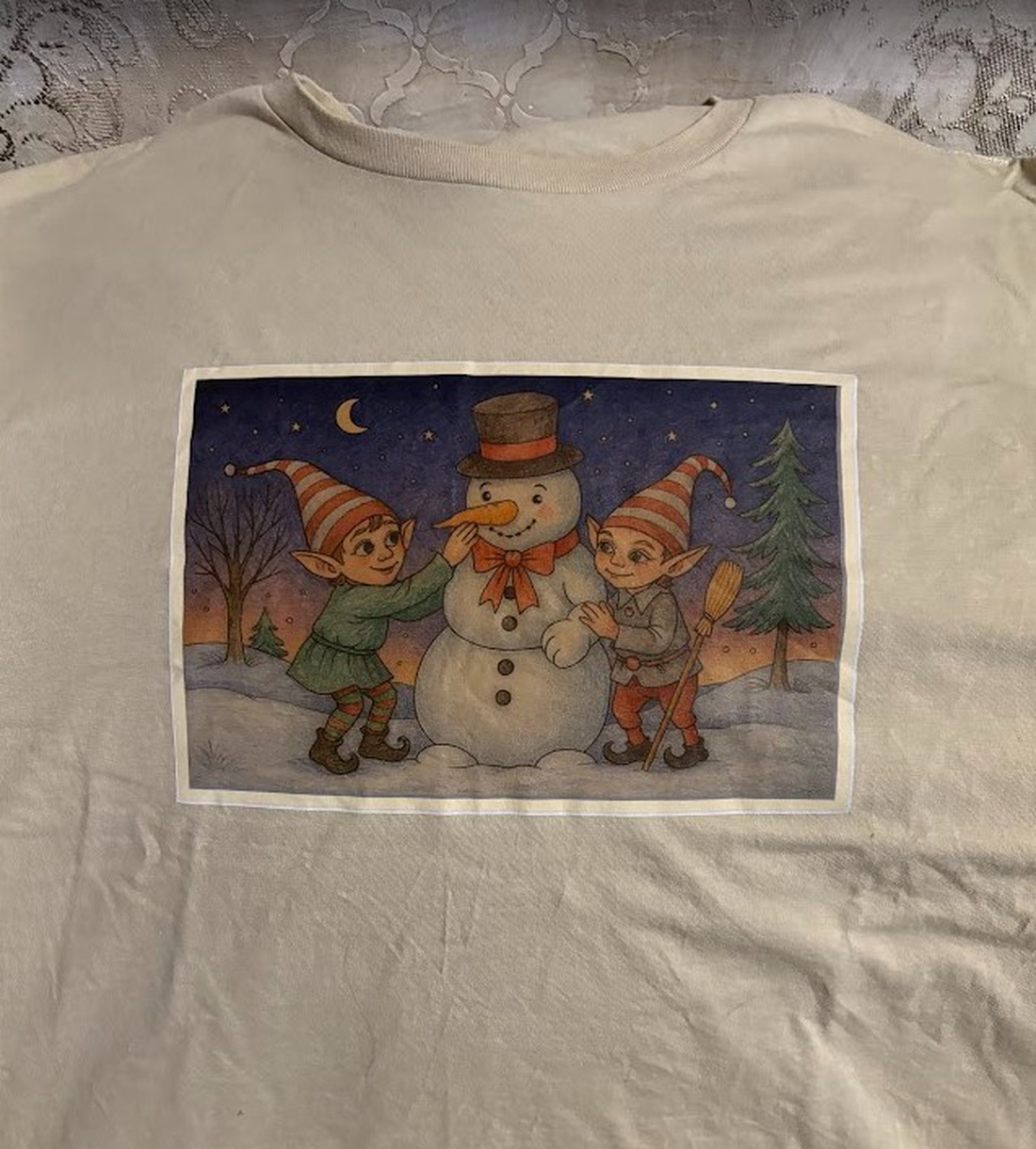 Tricou realizat cu grafică de design unic, disponibil în nenumărate variante - îmbrăcăminte și modă - haine bărbați - tricouri bărbați - Artynos.ro