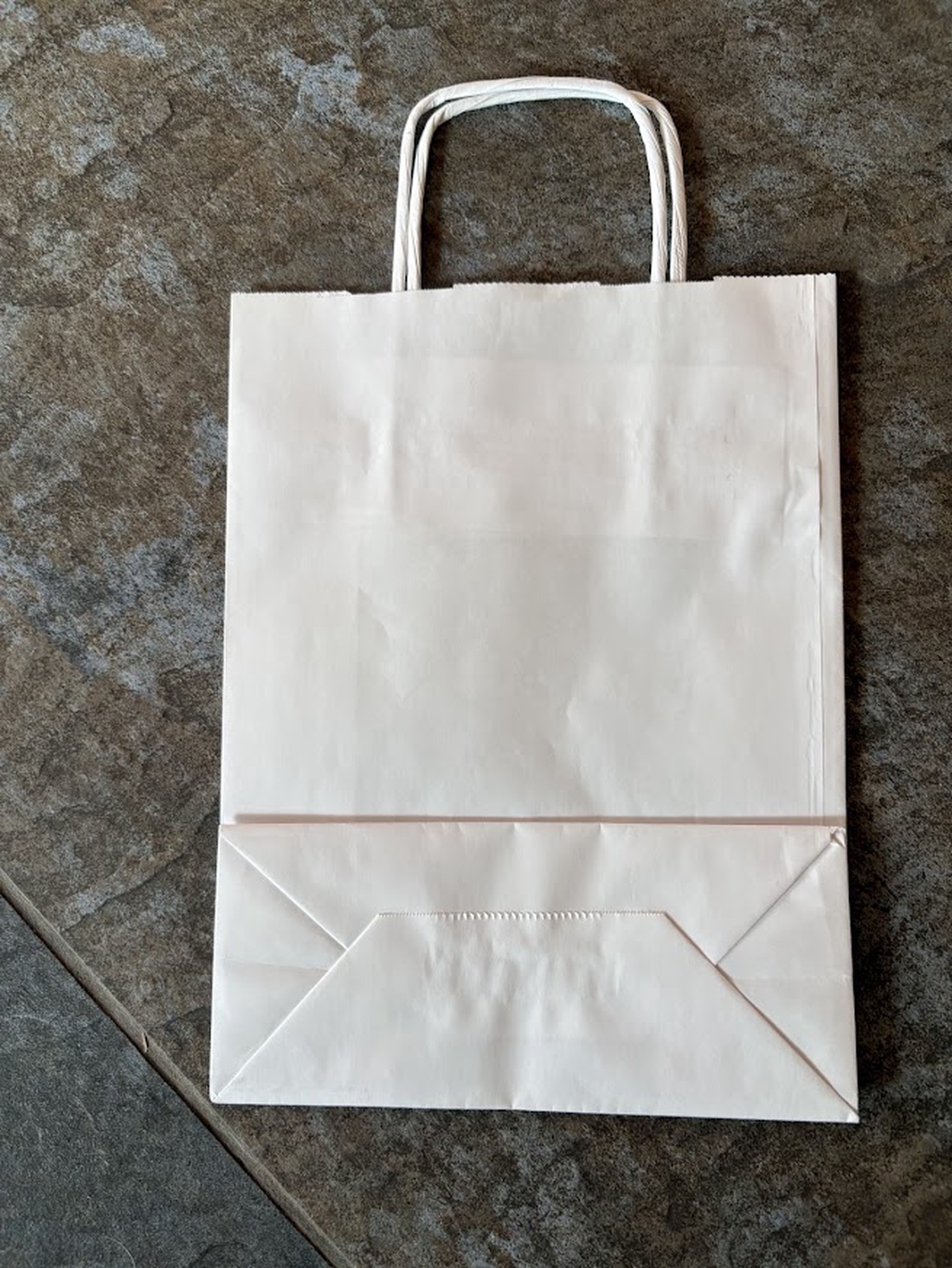 Punguță cadou � iepurași de Paște pictând ouă - accessorii și unelte - hârtie - hârtie decorativă - Artynos.ro