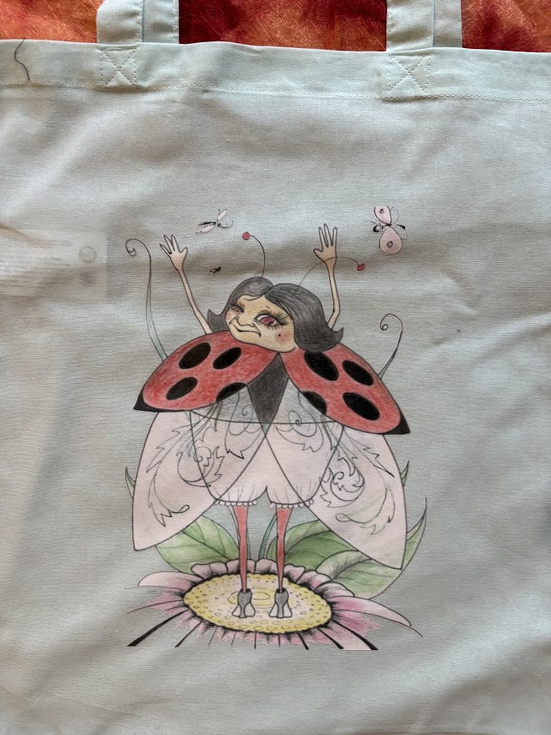 Sac din pânză alb cu model de buburuză - genți și portofele - geantă pentru cumpărături - totebaguri - Artynos.ro