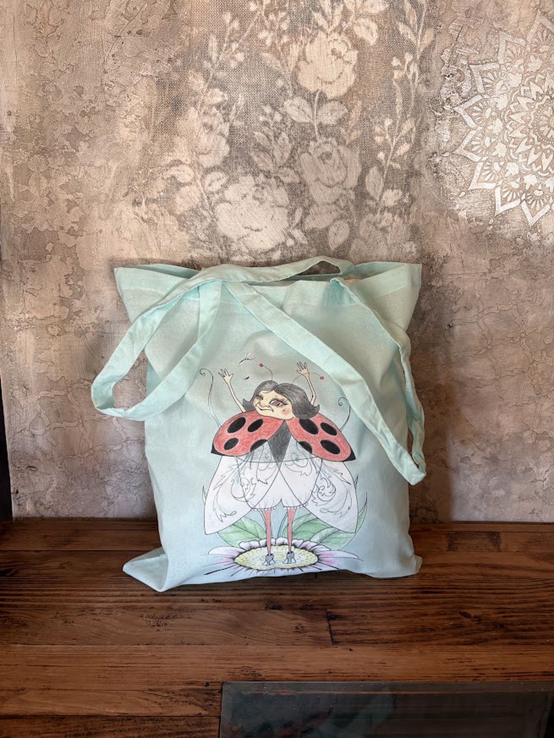 Sac din pânză alb cu model de buburuză - genți și portofele - geantă pentru cumpărături - totebaguri - Artynos.ro