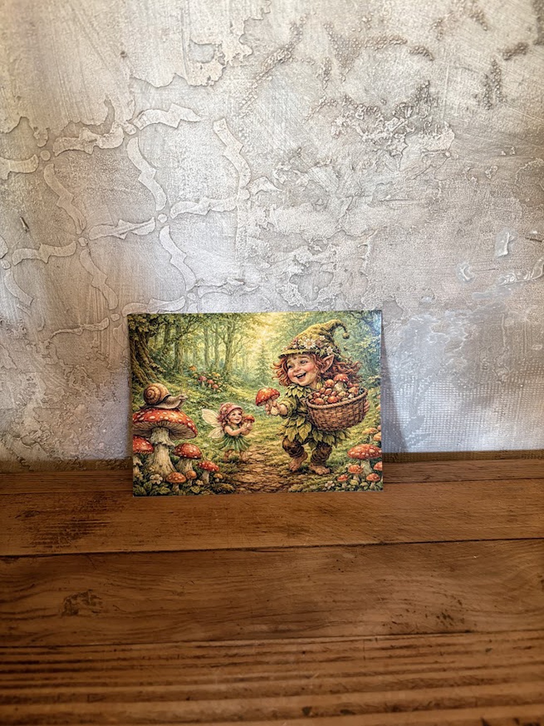 Carte poștală � Ființă fermecată culegând ciuperci în pădure - casă & stil de viață - produse de papetărie - cărți poștale - Artynos.ro