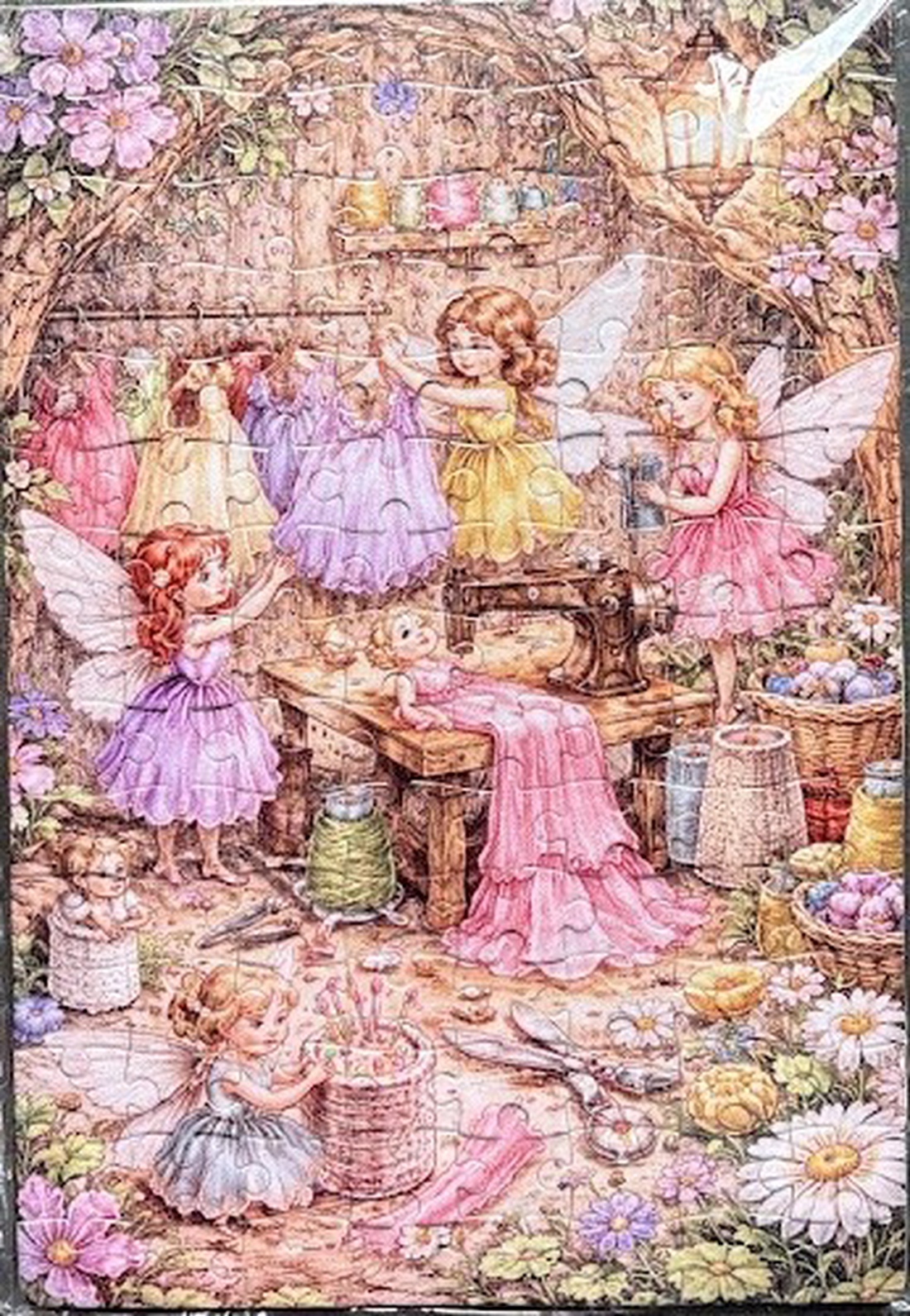 Puzzle magnet pentru frigider � Zânele confecționează haine - casă & stil de viață - echipamente de bucătărie - decor de bucătărie - magneți de frigider - Artynos.ro