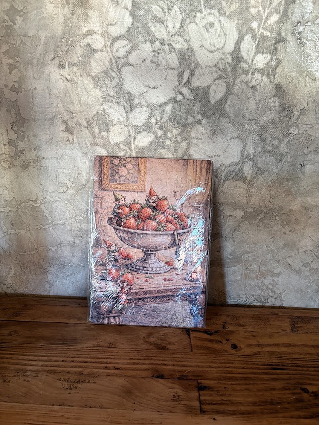 Puzzle magnet pentru frigider � Spiridușii hoți de căpșuni - casă & stil de viață - echipamente de bucătărie - decor de bucătărie - magneți de frigider - Artynos.ro