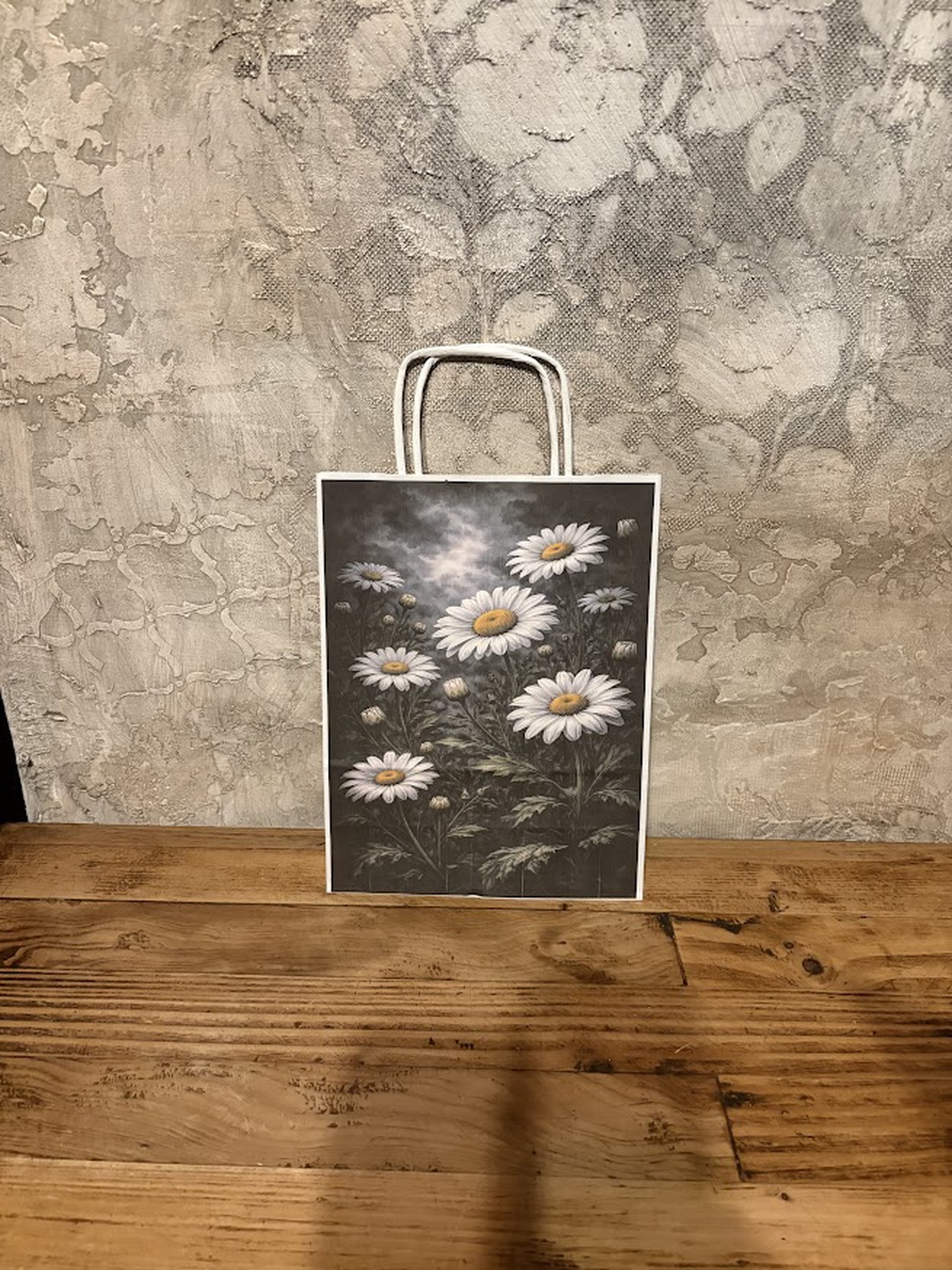 Punguță cadou � margarete gotice - accessorii și unelte - hârtie - hârtie decorativă - Artynos.ro