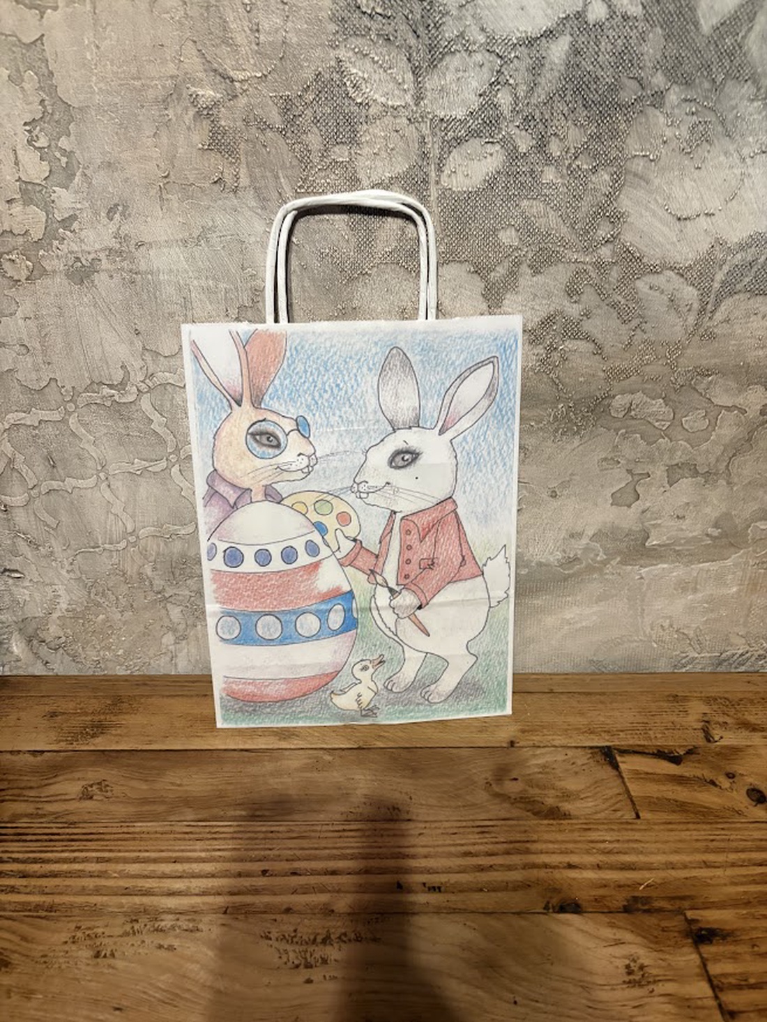 Punguță cadou � iepurași de Paște pictând ouă - decor de sărbători - decorațiuni de paște - alte creații de paște - Artynos.ro