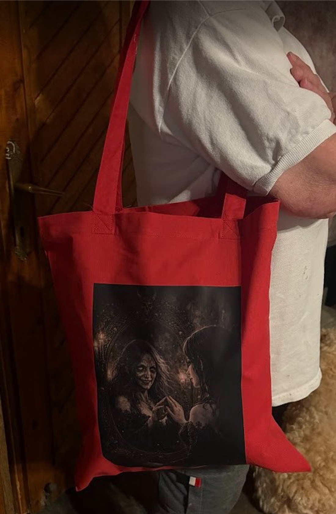 Geantă tote roșie din pânză cu ilustrație vrăjitoare � design fantasy digital - genți și portofele - geantă pentru cumpărături - totebaguri - Artynos.ro