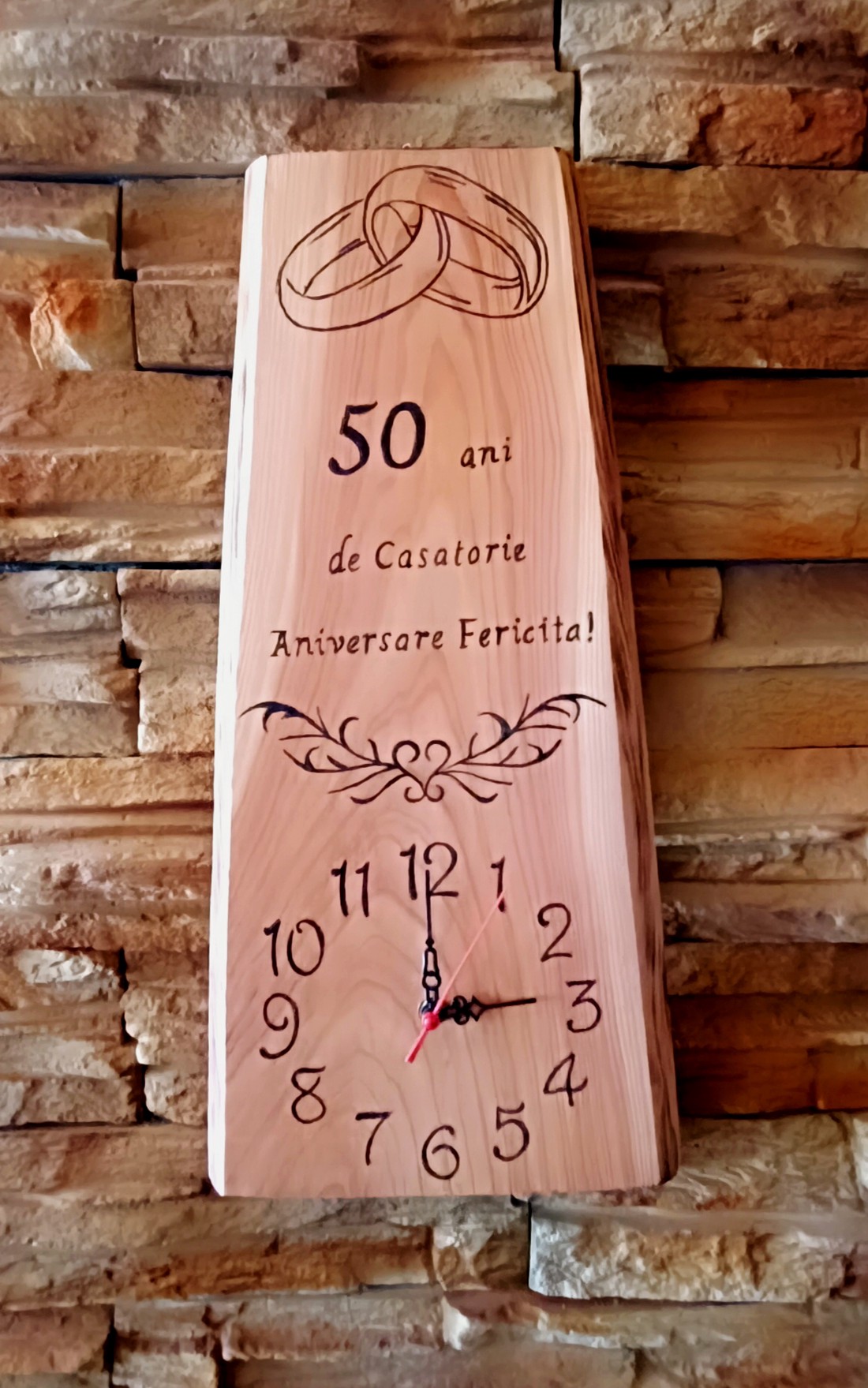 Ceas de perete din lemn pentru a 50-a aniversare a nunții în limba română - casă & stil de viață - accesorii pentru decorat casa - decorațiuni de pereți, decorațiuni suspendate - ceasuri de perete - Artynos.ro Ceas de perete din lemn pentru a 50-a aniversare a nunții în limba română - casă & stil de viață - accesorii pentru decorat casa - decorațiuni de pereți, decorațiuni suspendate - ceasuri de perete - Artynos.ro