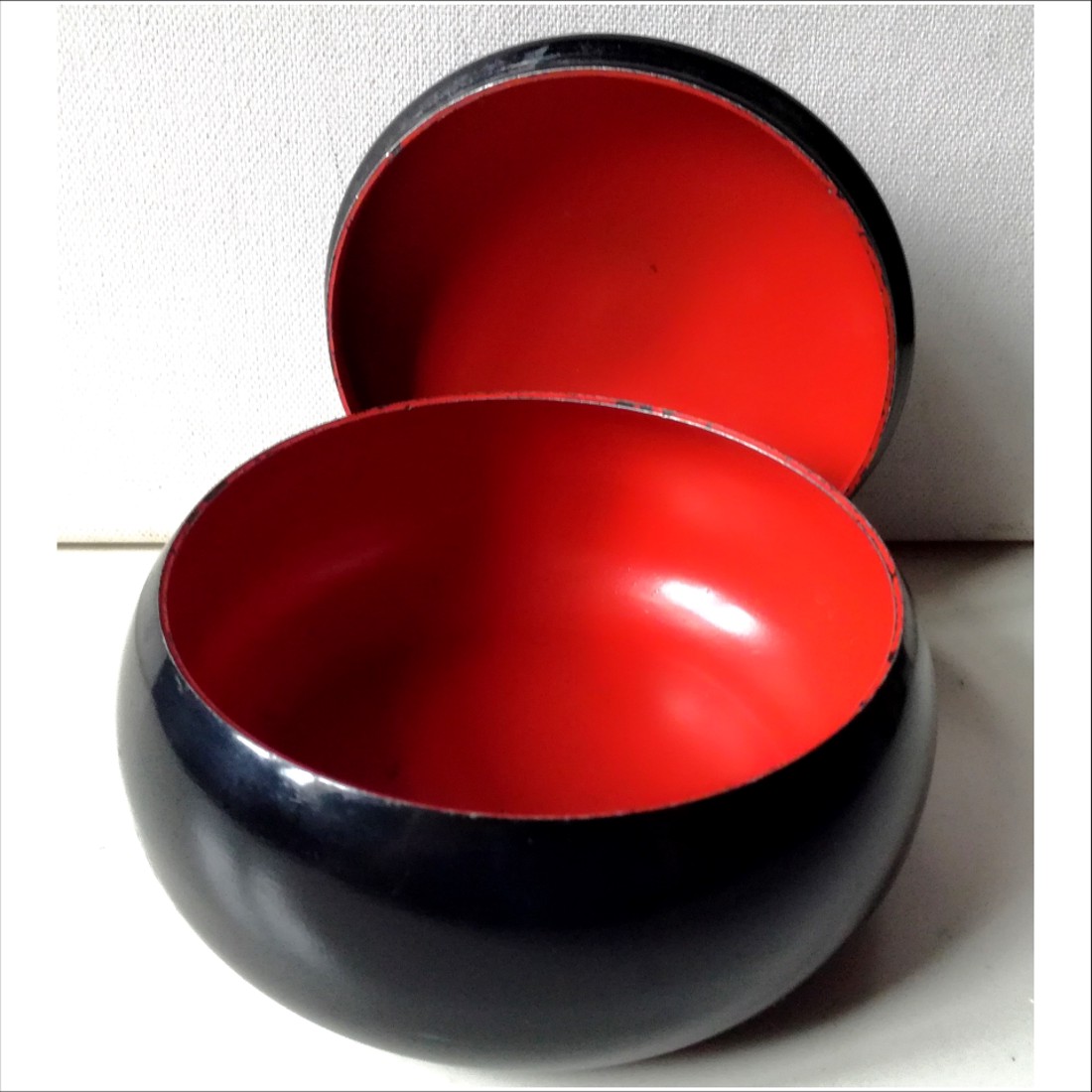 Cutiuță pentru bijuterii pictată cu flori frumoase - bijuterii - suporturi și cutii de bijuterii - cutii de bijuterii - Artynos.ro