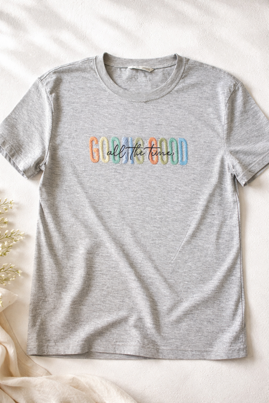 Tricou brodat God is good - îmbrăcăminte și modă - haine damă - tricou și top de damă - Artynos.ro