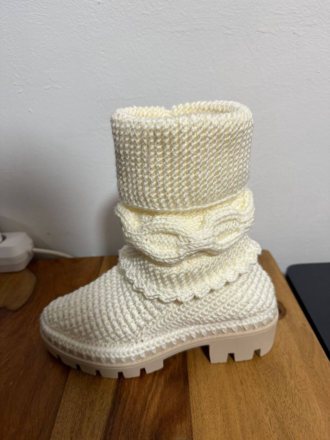 Botine scurte Nr 37 - îmbrăcăminte și modă - pantofi, papuci, șosete - sandale - Artynos.ro