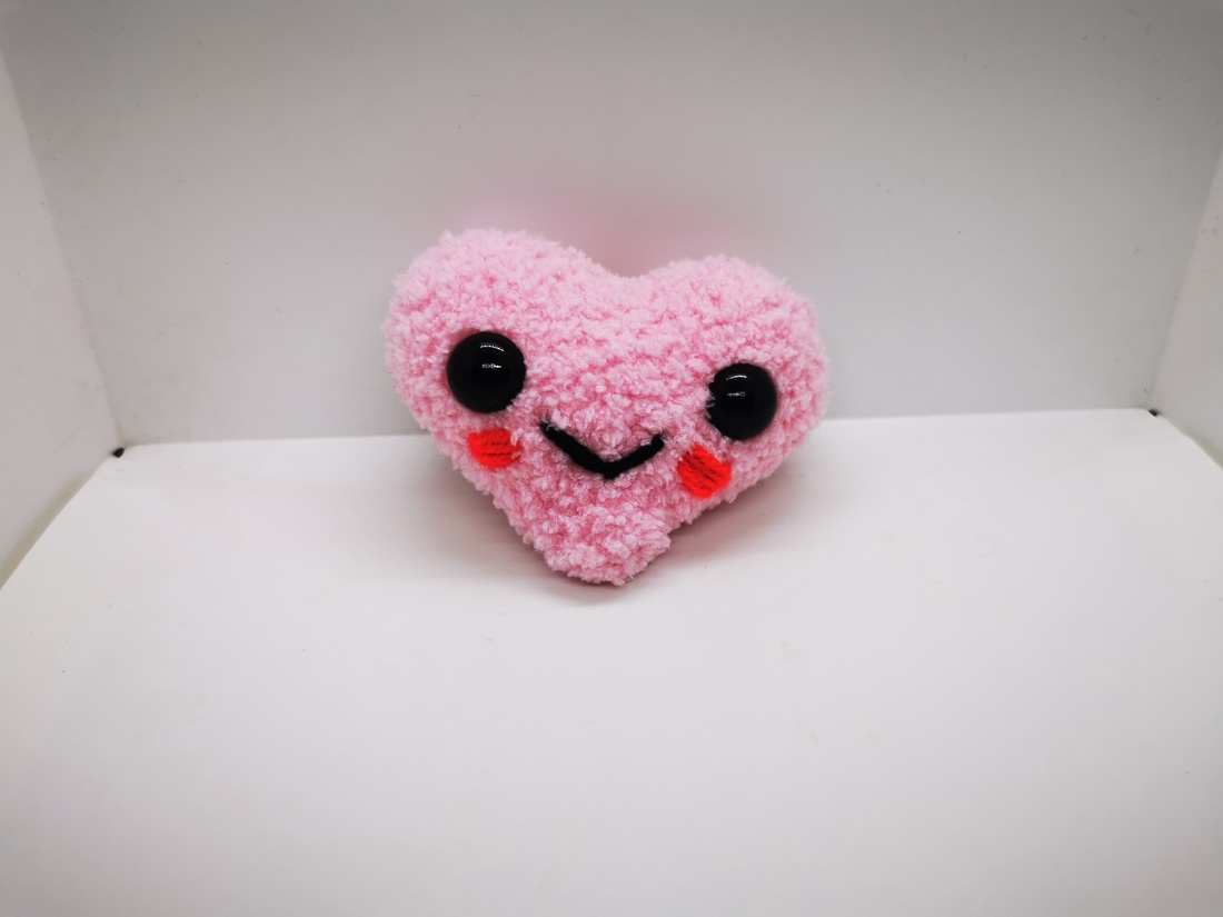 Breloc Inimioara pufoasa  - accessorii și unelte - unelte, instrumente - accesorii - Artynos.ro