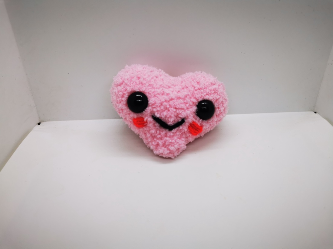 Breloc Inimioara pufoasa  - accessorii și unelte - unelte, instrumente - accesorii - Artynos.ro
