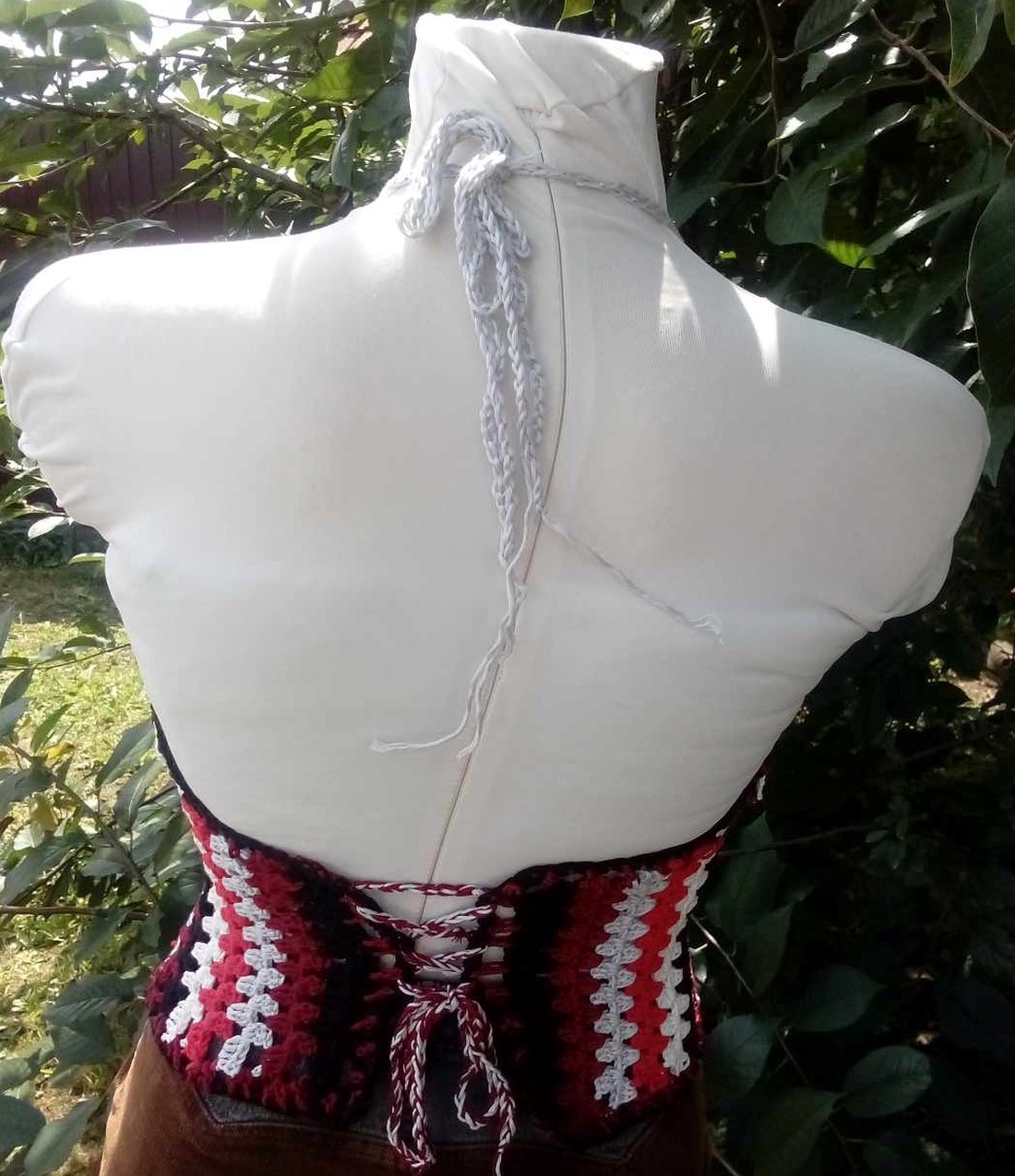 Fesztivál top - îmbrăcăminte și modă - haine damă - bluze damă - Artynos.ro Fesztivál top - îmbrăcăminte și modă - haine damă - bluze damă - Artynos.ro