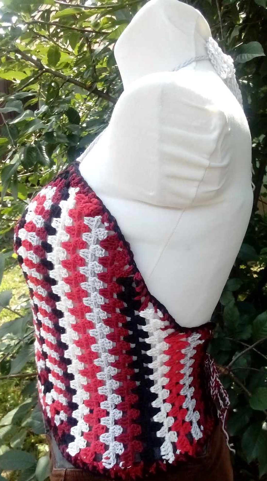 Fesztivál top - îmbrăcăminte și modă - haine damă - bluze damă - Artynos.ro Fesztivál top - îmbrăcăminte și modă - haine damă - bluze damă - Artynos.ro