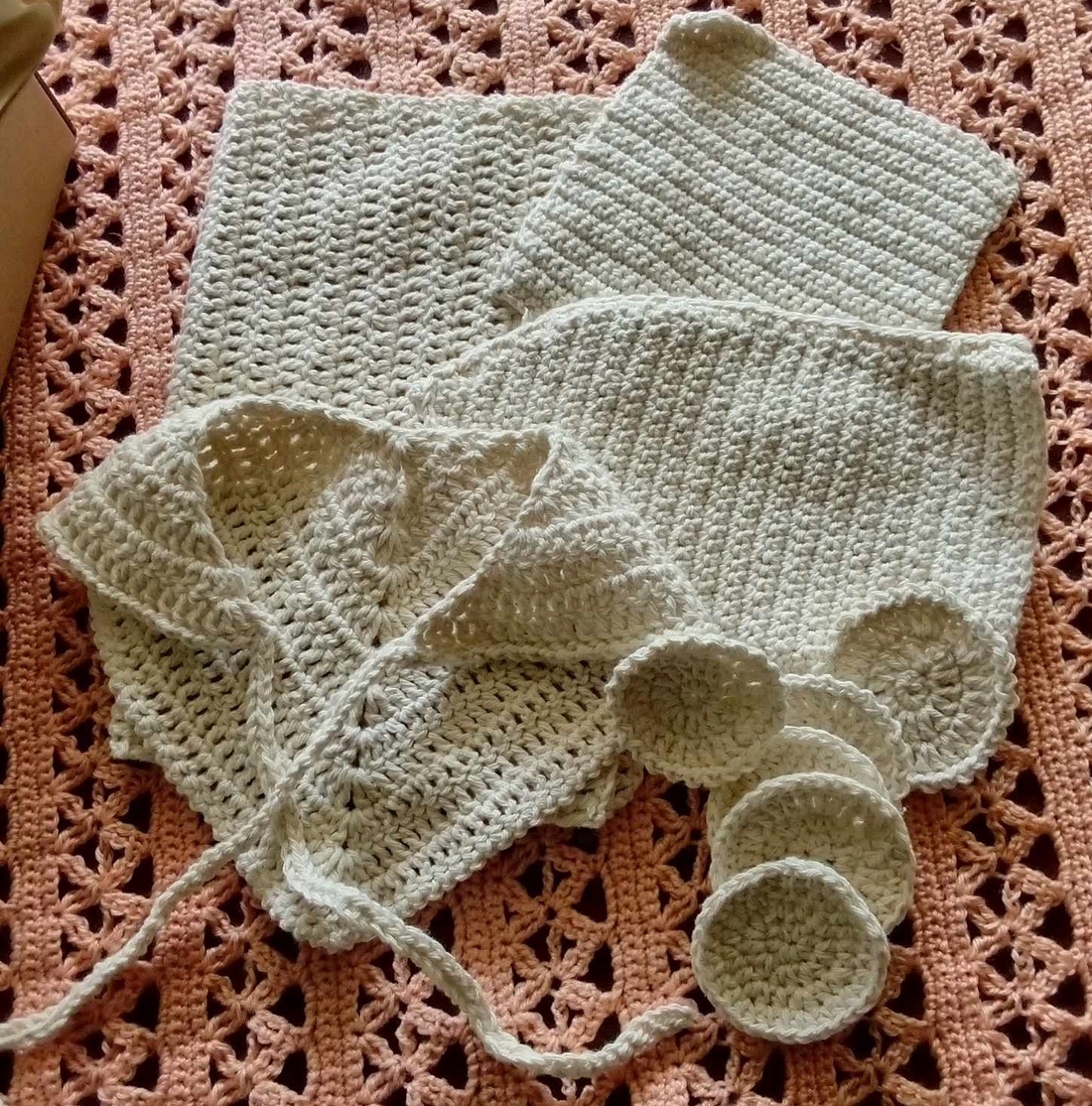 Baba-mama látogató doboz - îmbrăcăminte și modă - haine bebeluși și copii - bavetă de bebeluși - Artynos.ro Baba-mama látogató doboz - îmbrăcăminte și modă - haine bebeluși și copii - bavetă de bebeluși - Artynos.ro
