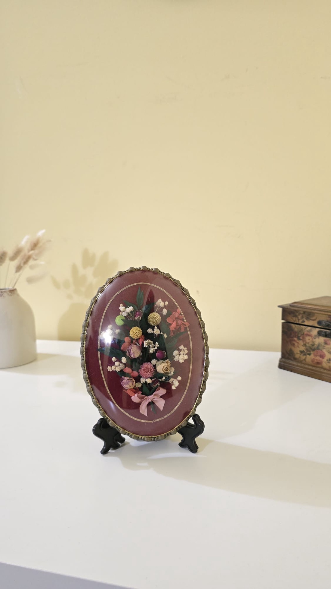 Tablou oval cu flori criogenate/conservate - casă & stil de viață - decorațiuni de casă - accesorii florale - buchete de flori - Artynos.ro