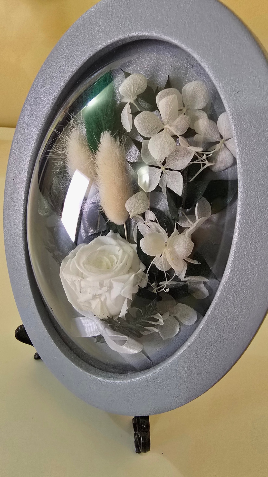 Tablou oval cu flori naturale conservate � eleganță în detalii - casă & stil de viață - decorațiuni de casă - accesorii florale - buchete de flori - Artynos.ro