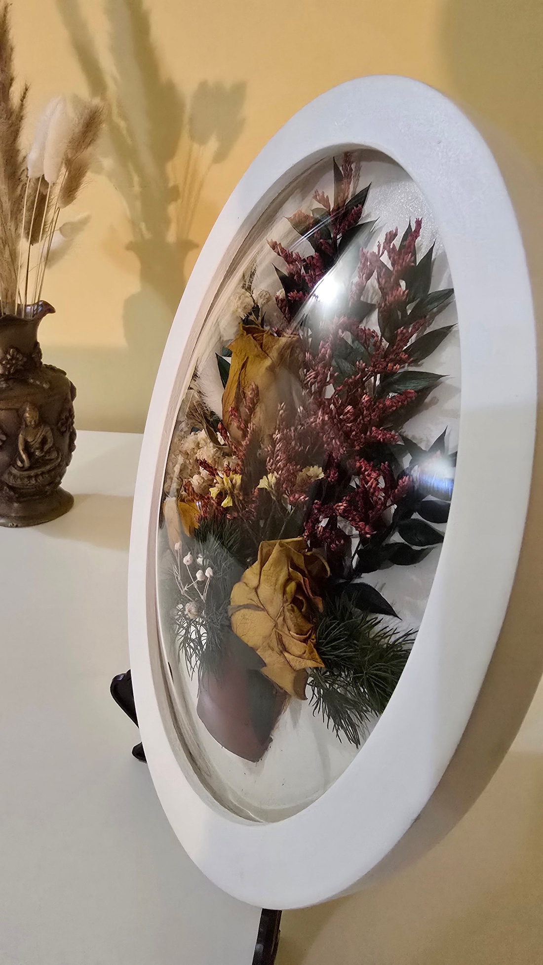 Tablou oval cu flori naturale conservate � eleganță în detalii - casă & stil de viață - decorațiuni de casă - accesorii florale - buchete de flori - Artynos.ro