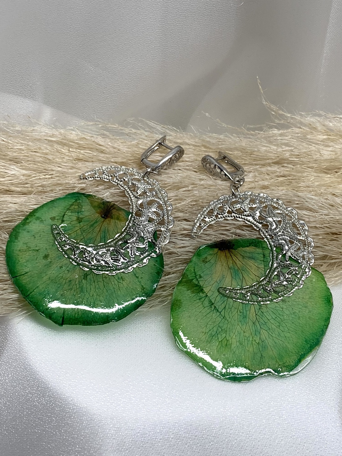 cercei handmade unicat din rasina si flori naturale 00776 - bijuterii - cercei - cercei agățați - Artynos.ro cercei handmade unicat din rasina si flori naturale 00776 - bijuterii - cercei - cercei agățați - Artynos.ro