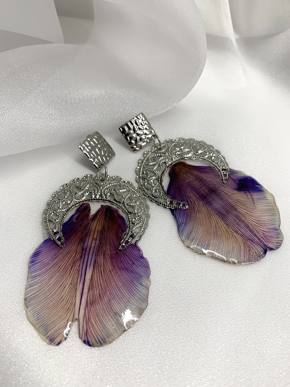 cercei handmade unicat din rasina si flori naturale 00778 - bijuterii - cercei - cercei agățați - Artynos.ro cercei handmade unicat din rasina si flori naturale 00778 - bijuterii - cercei - cercei agățați - Artynos.ro