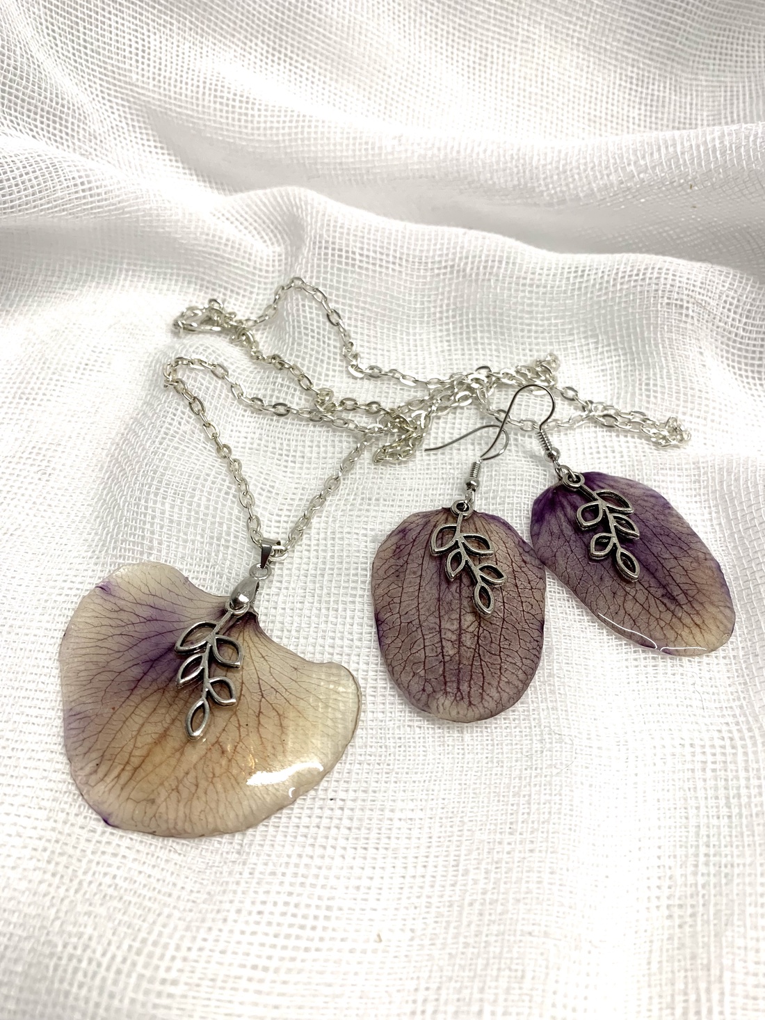 Set bijuterii handmade unicat din rasina si orhidee naturale 00774   - accesorii nuntă - bijuterii mireasă - set bijuterii de mireasă - Artynos.ro