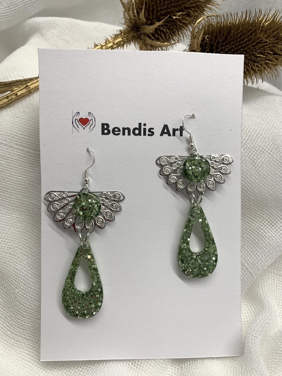 Cercei handmade unicat din rasina - bijuterii - cercei - cercei agățați - Artynos.ro Cercei handmade unicat din rasina - bijuterii - cercei - cercei agățați - Artynos.ro