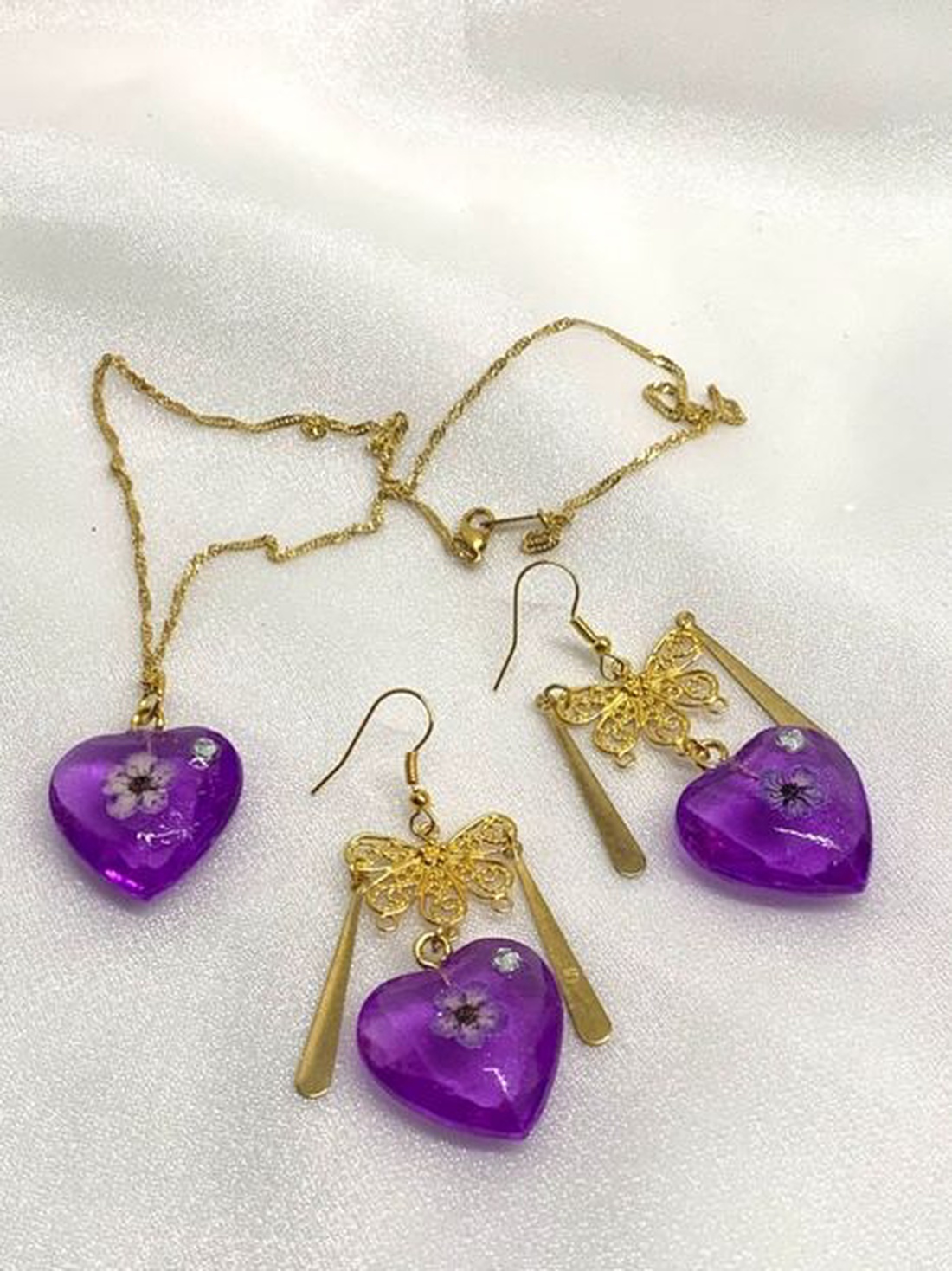 set bijuterii handmade unicat din rasina si flori naturale - bijuterii - seturi de bijuterii - Artynos.ro set bijuterii handmade unicat din rasina si flori naturale - bijuterii - seturi de bijuterii - Artynos.ro