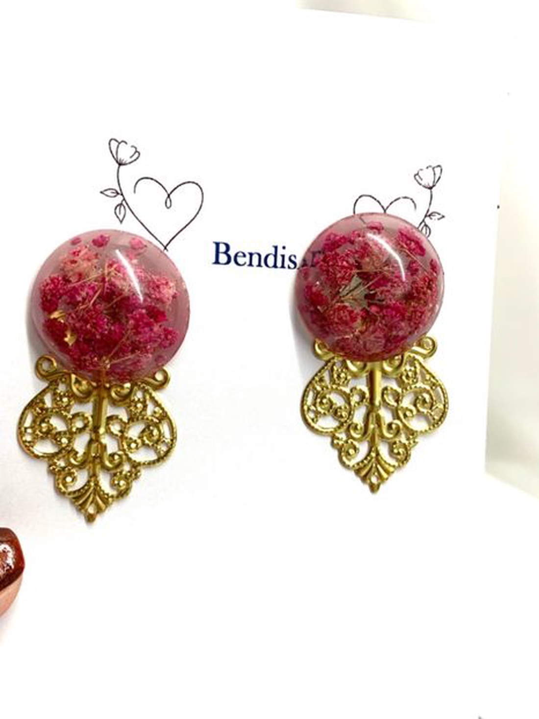 cercei handmade unicat din rasina si flori naturale 00052 - bijuterii - cercei - cercei rotunzi - Artynos.ro cercei handmade unicat din rasina si flori naturale 00052 - bijuterii - cercei - cercei rotunzi - Artynos.ro