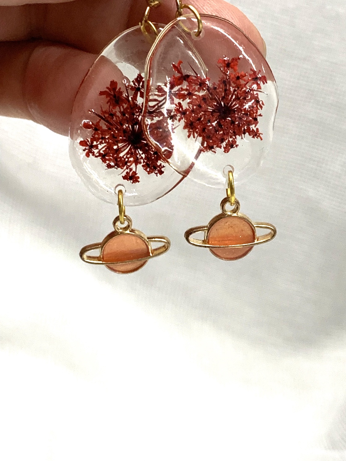 cercei handmade unicat din rasina si flori naturale 00090 - bijuterii - cercei - cercei drop - Artynos.ro cercei handmade unicat din rasina si flori naturale 00090 - bijuterii - cercei - cercei drop - Artynos.ro