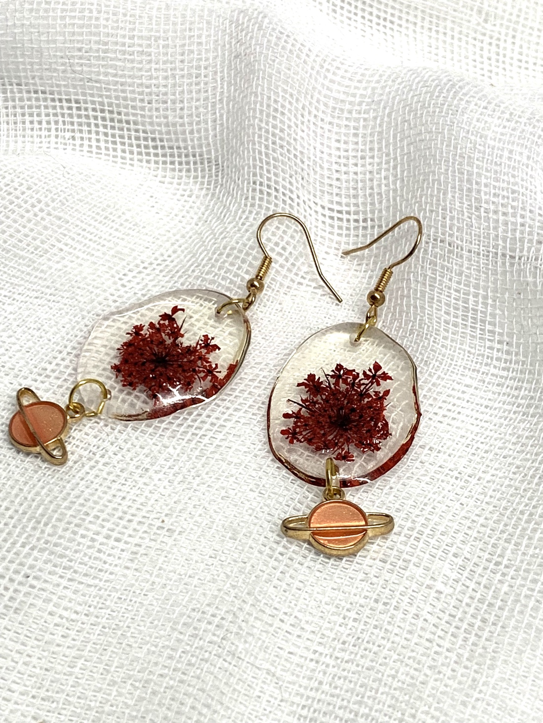 cercei handmade unicat din rasina si flori naturale 00090 - bijuterii - cercei - cercei drop - Artynos.ro cercei handmade unicat din rasina si flori naturale 00090 - bijuterii - cercei - cercei drop - Artynos.ro