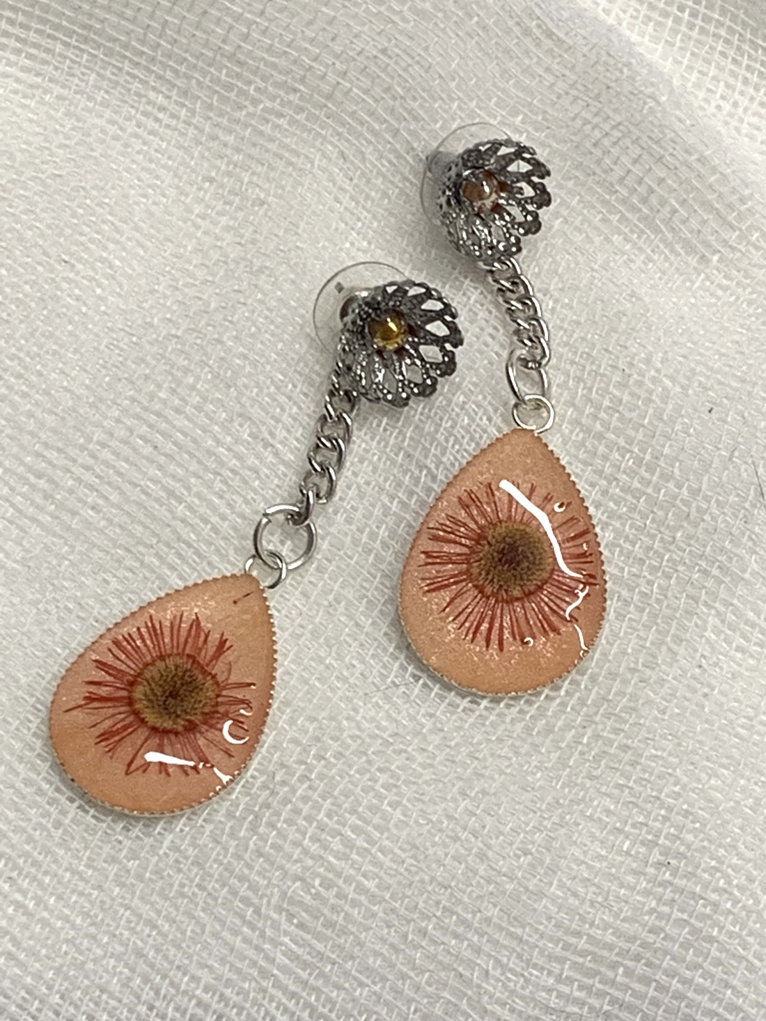 cercei handmade unicat din rasina si flori naturale 00094 - bijuterii - cercei - cercei drop - Artynos.ro