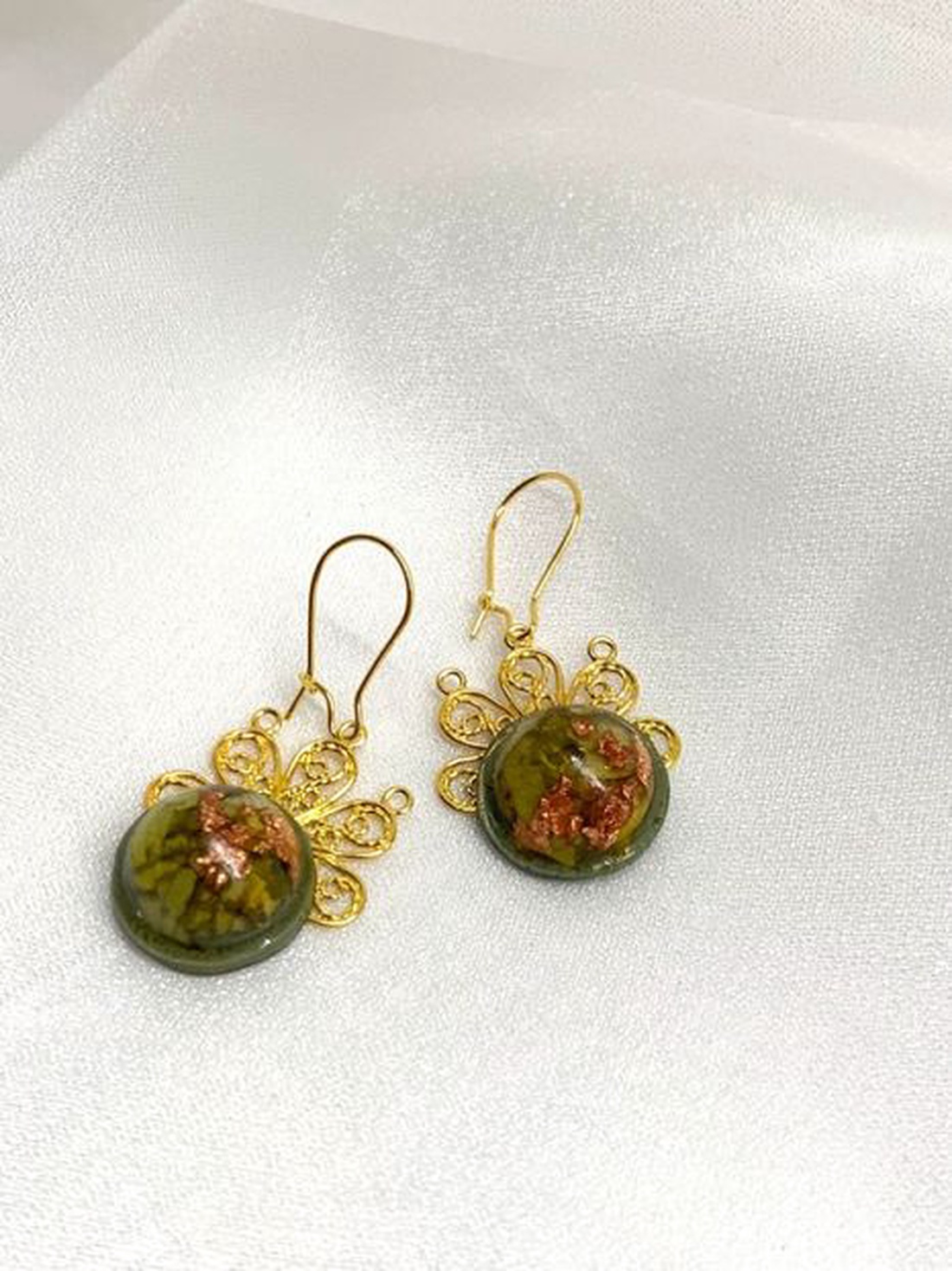 cercei handmade unicat din rasina si flori naturale 00239 - - Artynos.ro cercei handmade unicat din rasina si flori naturale 00239 - - Artynos.ro