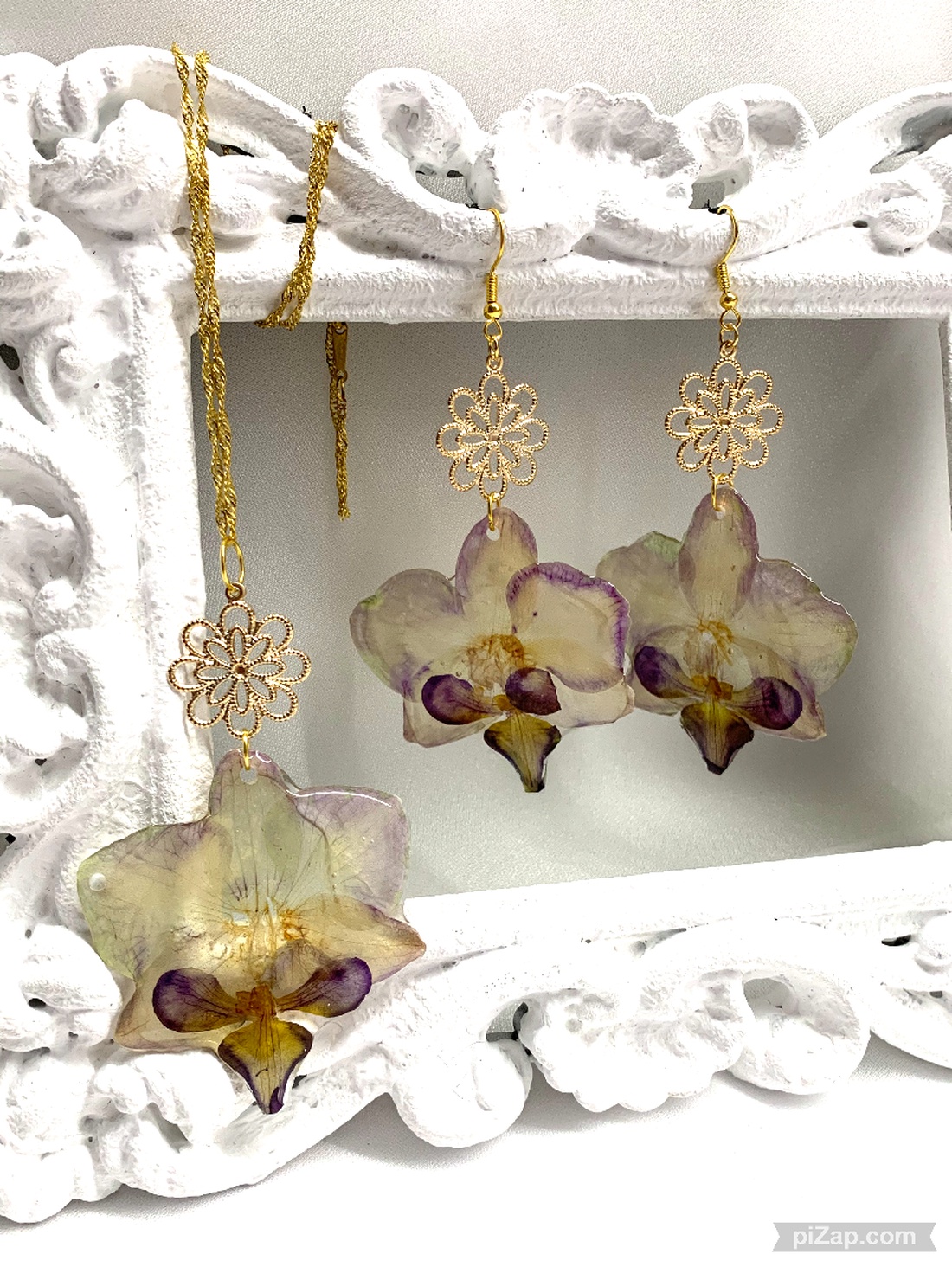 Set Bijuterii handmade unicat din rasina si flori naturale 00491 - - Artynos.ro Set Bijuterii handmade unicat din rasina si flori naturale 00491 - - Artynos.ro