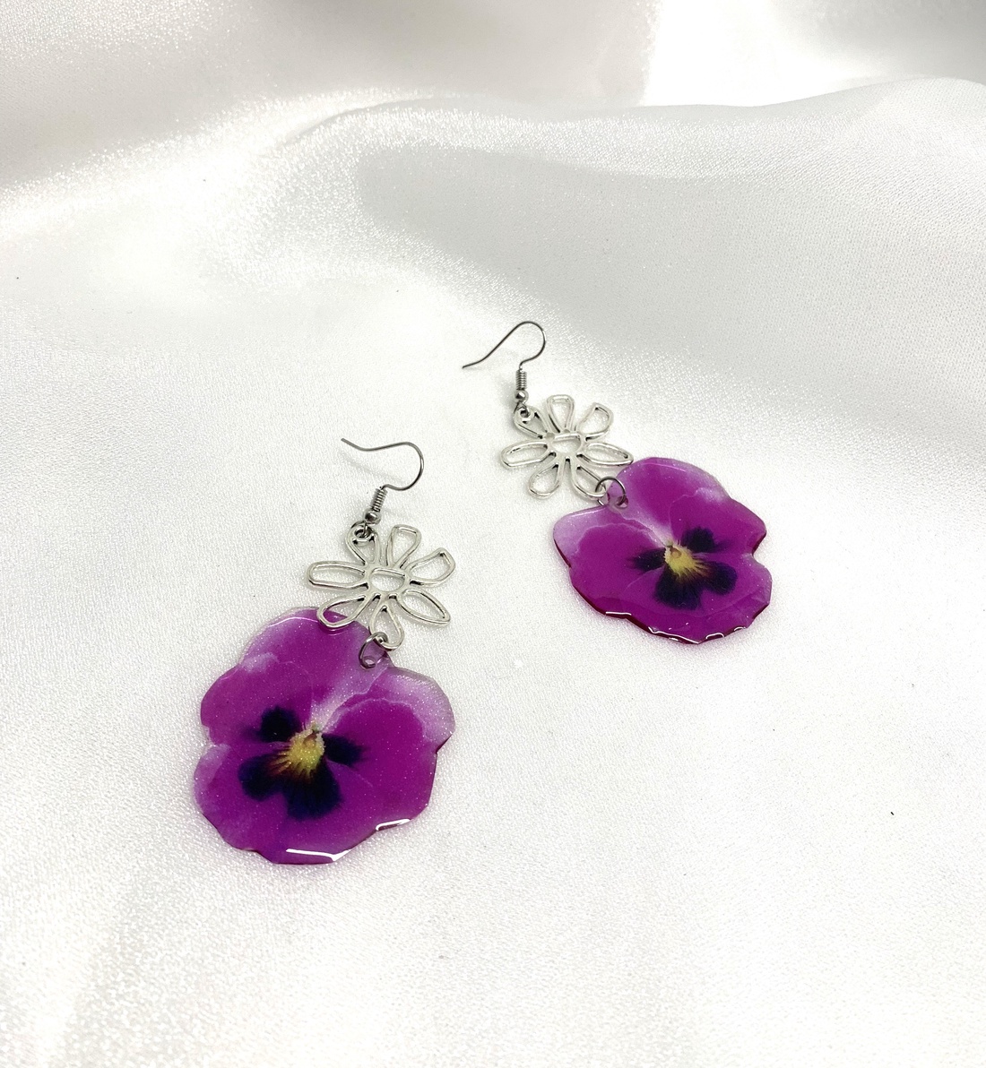 cercei handmade unicat din rășină 00514 - - Artynos.ro cercei handmade unicat din rășină 00514 - - Artynos.ro
