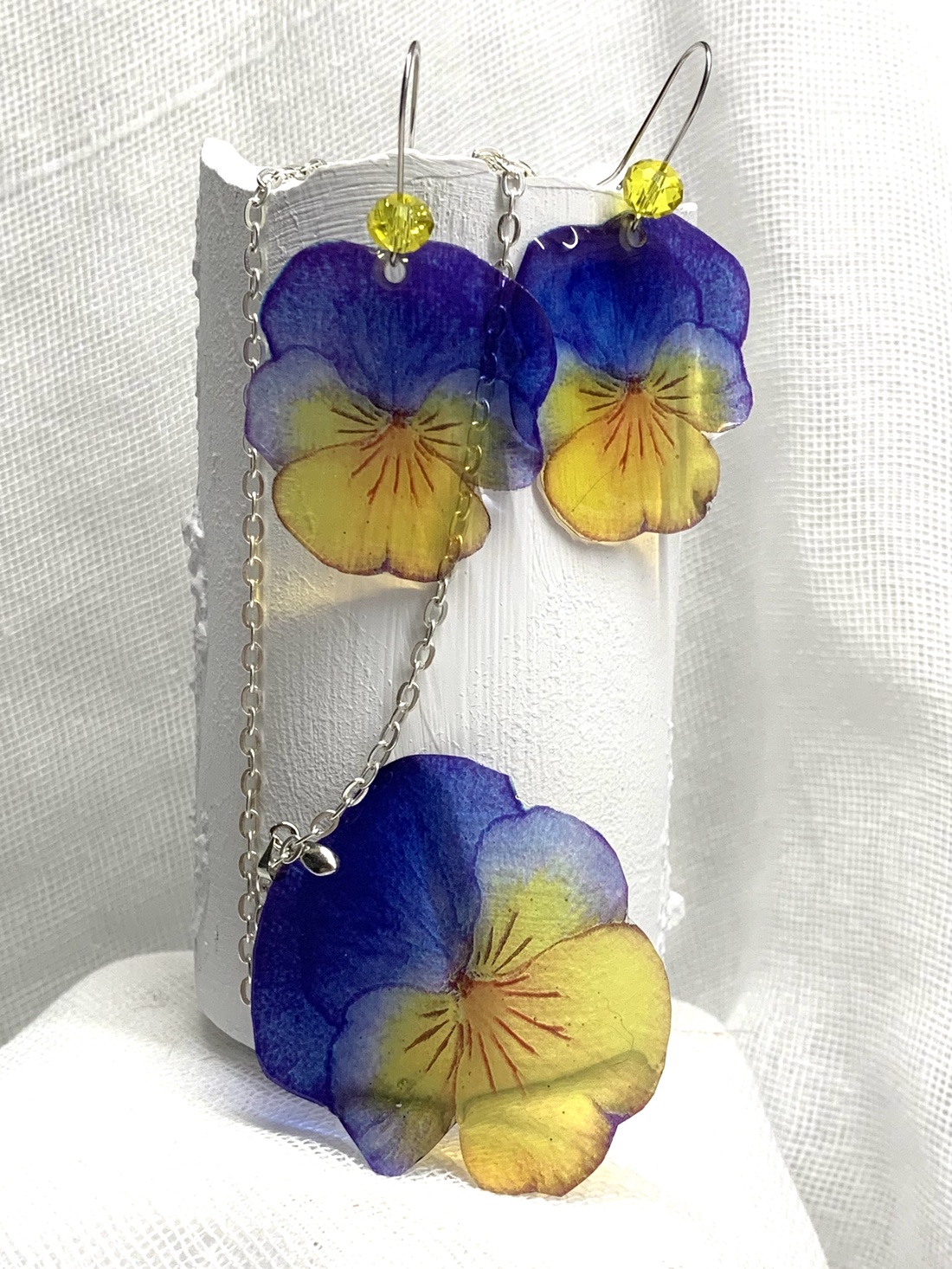 Set bijuterii handmade unicat din rășină 00519 - bijuterii - seturi de bijuterii - Artynos.ro Set bijuterii handmade unicat din rășină 00519 - bijuterii - seturi de bijuterii - Artynos.ro