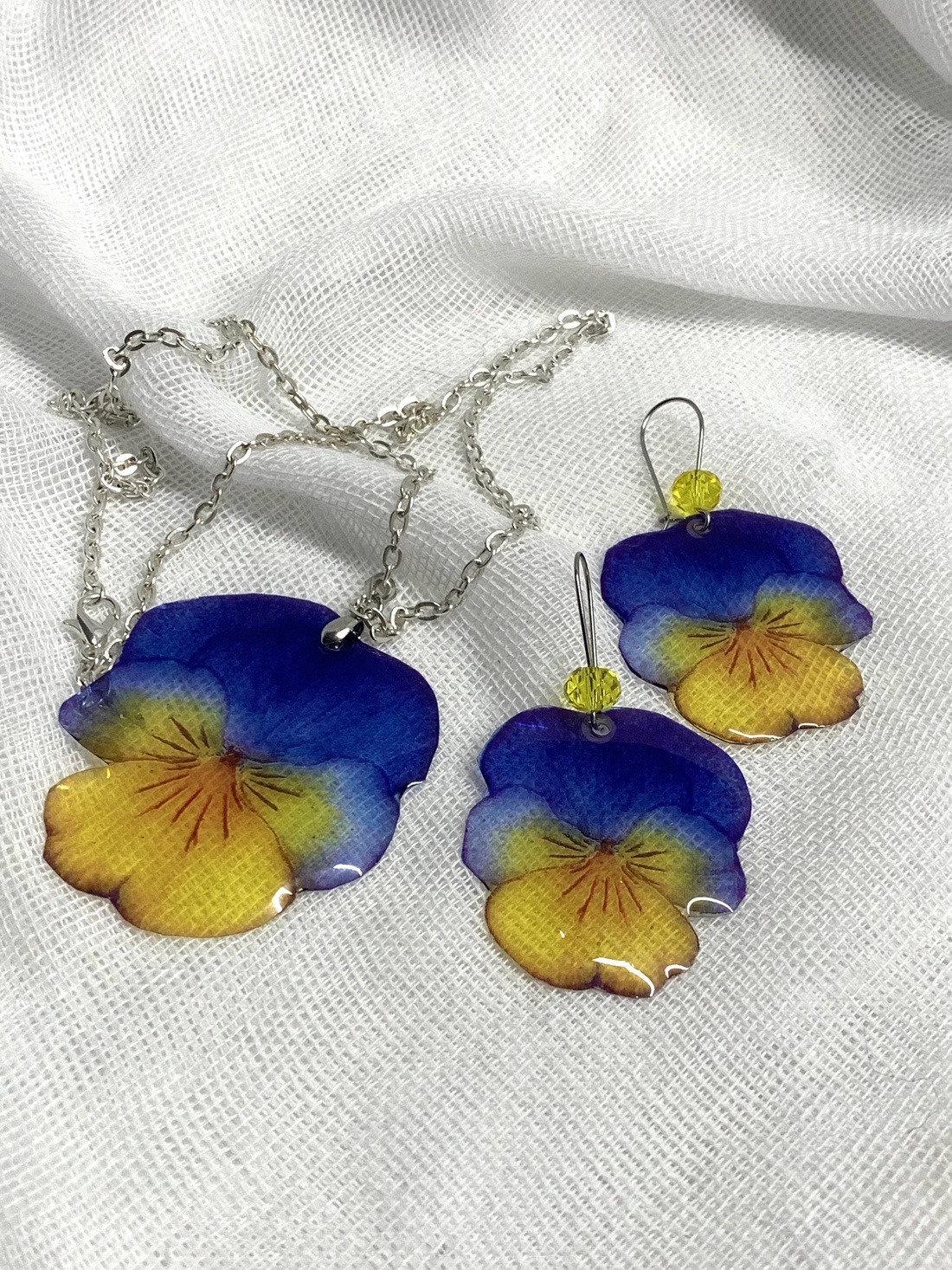 Set bijuterii handmade unicat din rășină 00519 - bijuterii - seturi de bijuterii - Artynos.ro Set bijuterii handmade unicat din rășină 00519 - bijuterii - seturi de bijuterii - Artynos.ro