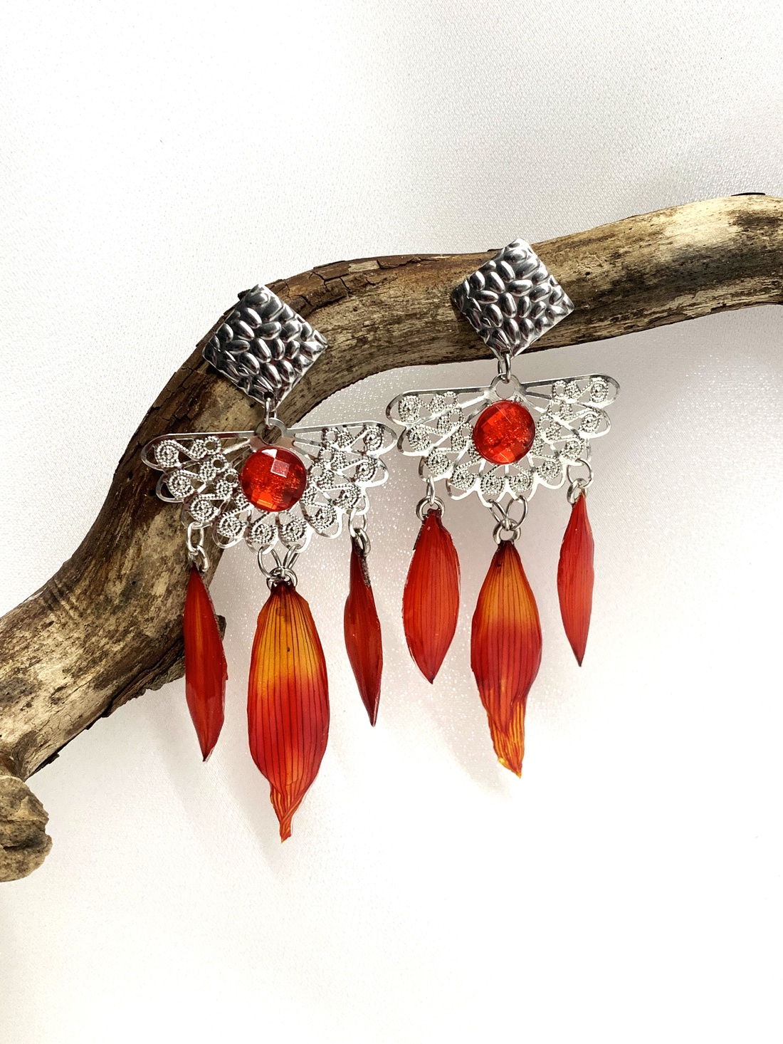 cercei handmade unicat din si flori naturale 00546 - bijuterii - cercei - cercei drop - Artynos.ro cercei handmade unicat din si flori naturale 00546 - bijuterii - cercei - cercei drop - Artynos.ro