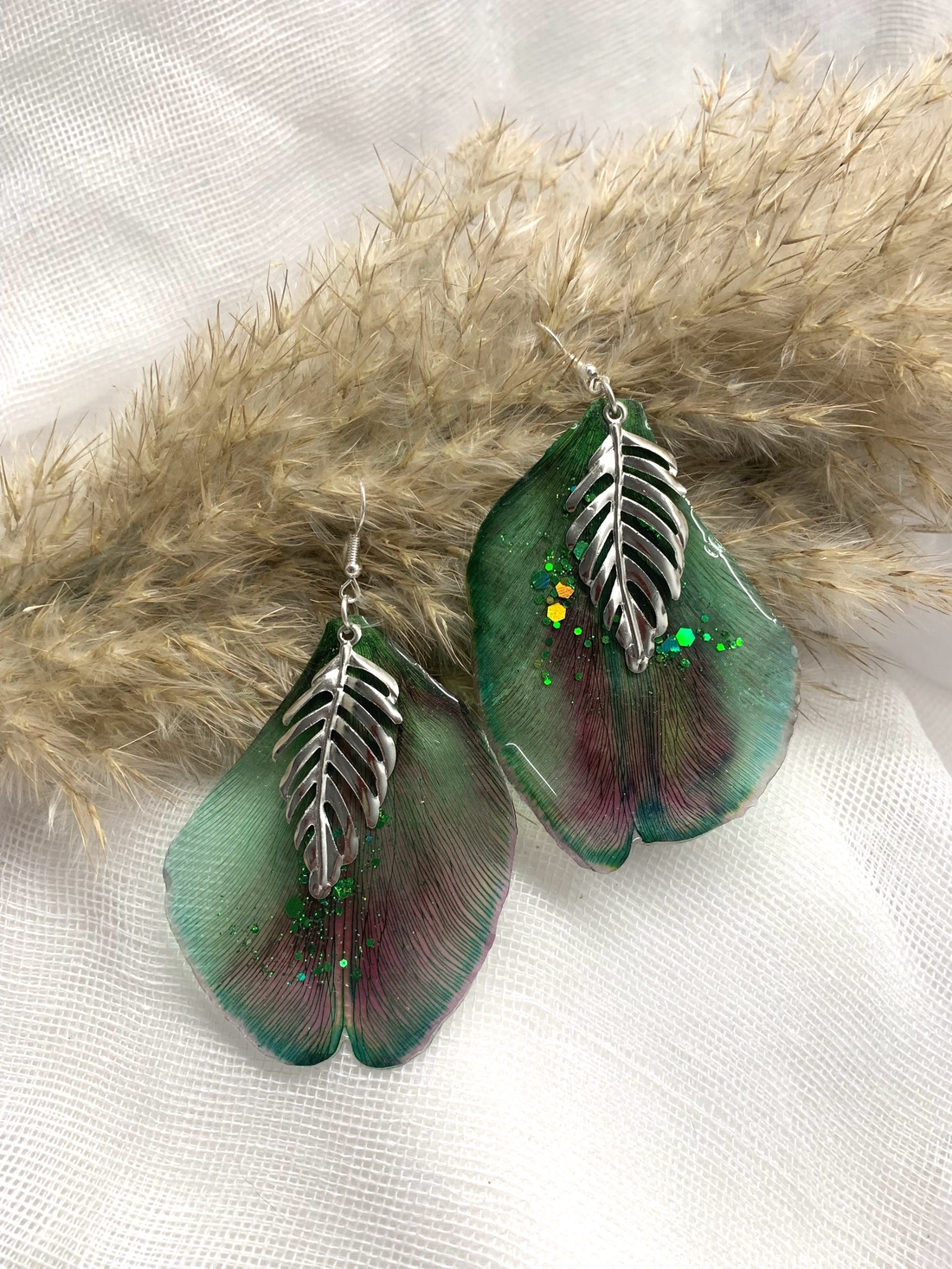 cercei handmade unicat din rasina si flori naturale 00565 - - Artynos.ro cercei handmade unicat din rasina si flori naturale 00565 - - Artynos.ro
