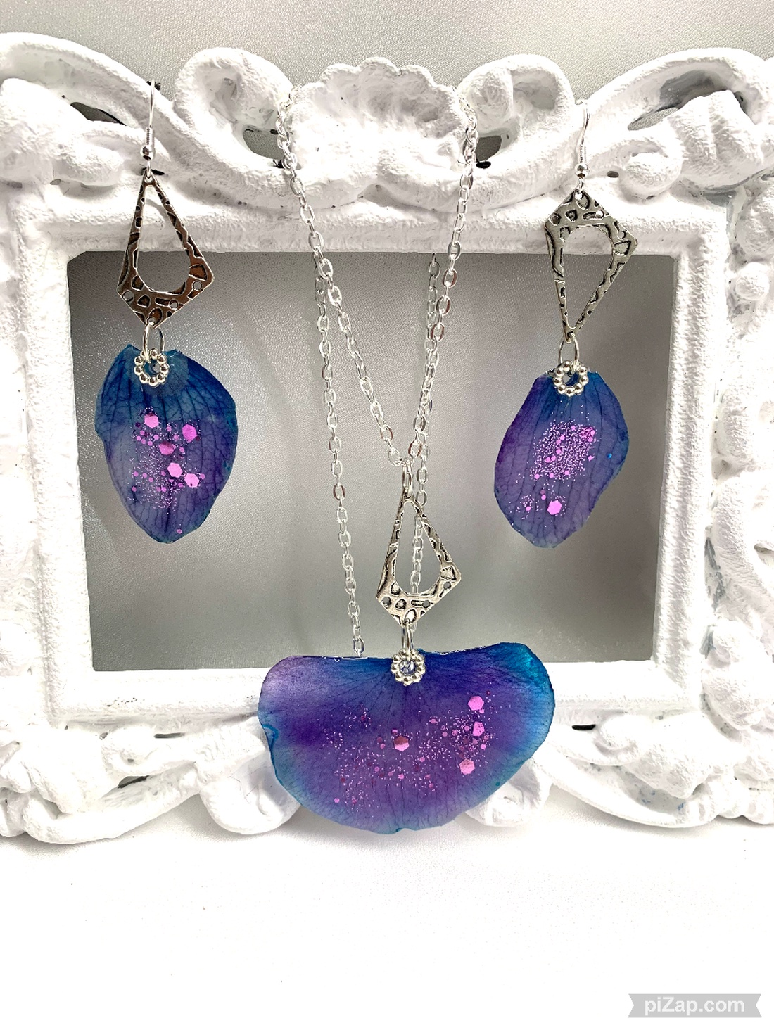 set bijuterii handmade unicat din rasina si flori naturale 00567 - - Artynos.ro set bijuterii handmade unicat din rasina si flori naturale 00567 - - Artynos.ro