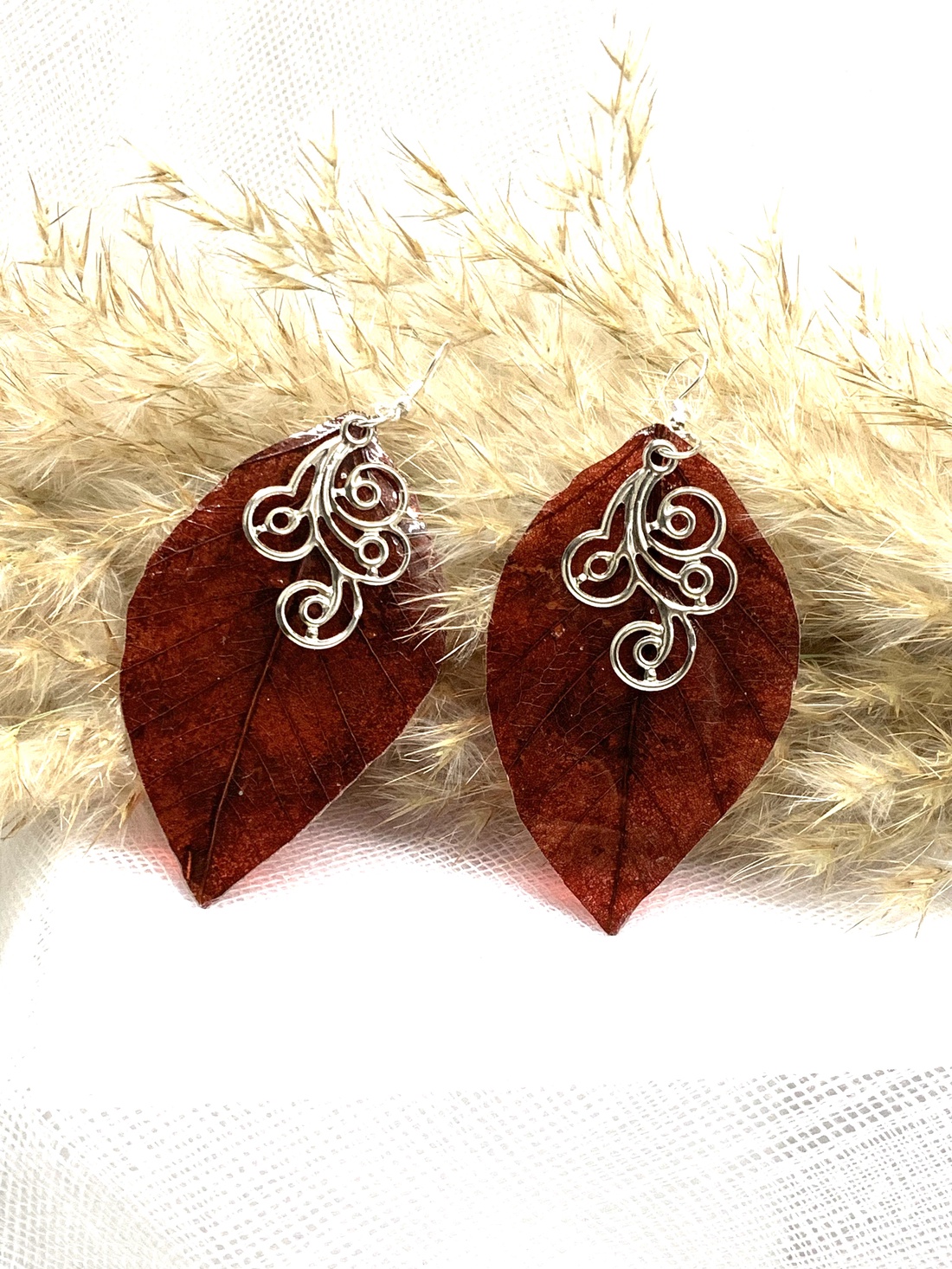 cercei handmade unicat din rasina si frunze naturale 00579 - - Artynos.ro cercei handmade unicat din rasina si frunze naturale 00579 - - Artynos.ro