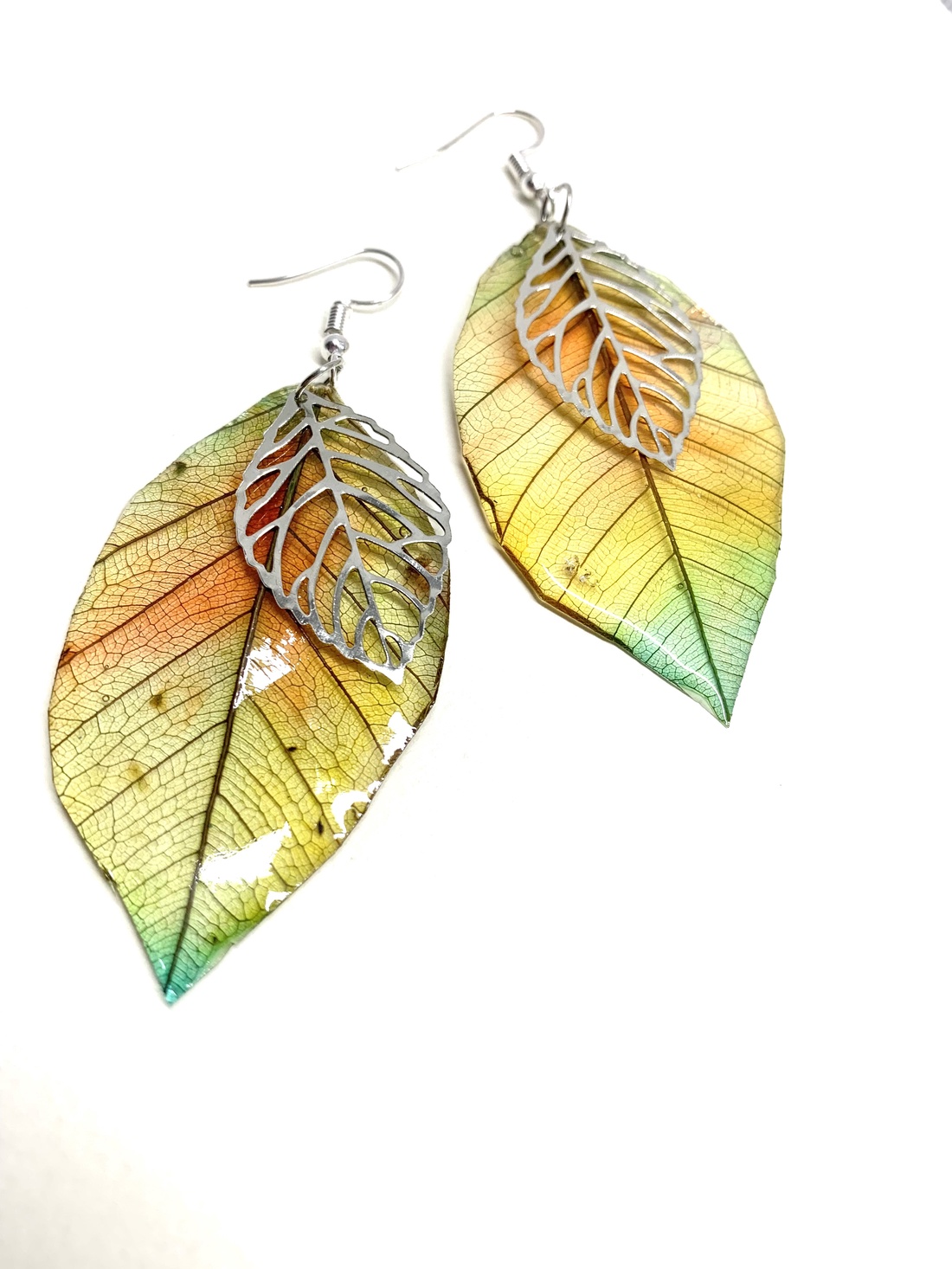 cercei handmade unicat din rasina si frunze naturale 00581 - - Artynos.ro cercei handmade unicat din rasina si frunze naturale 00581 - - Artynos.ro