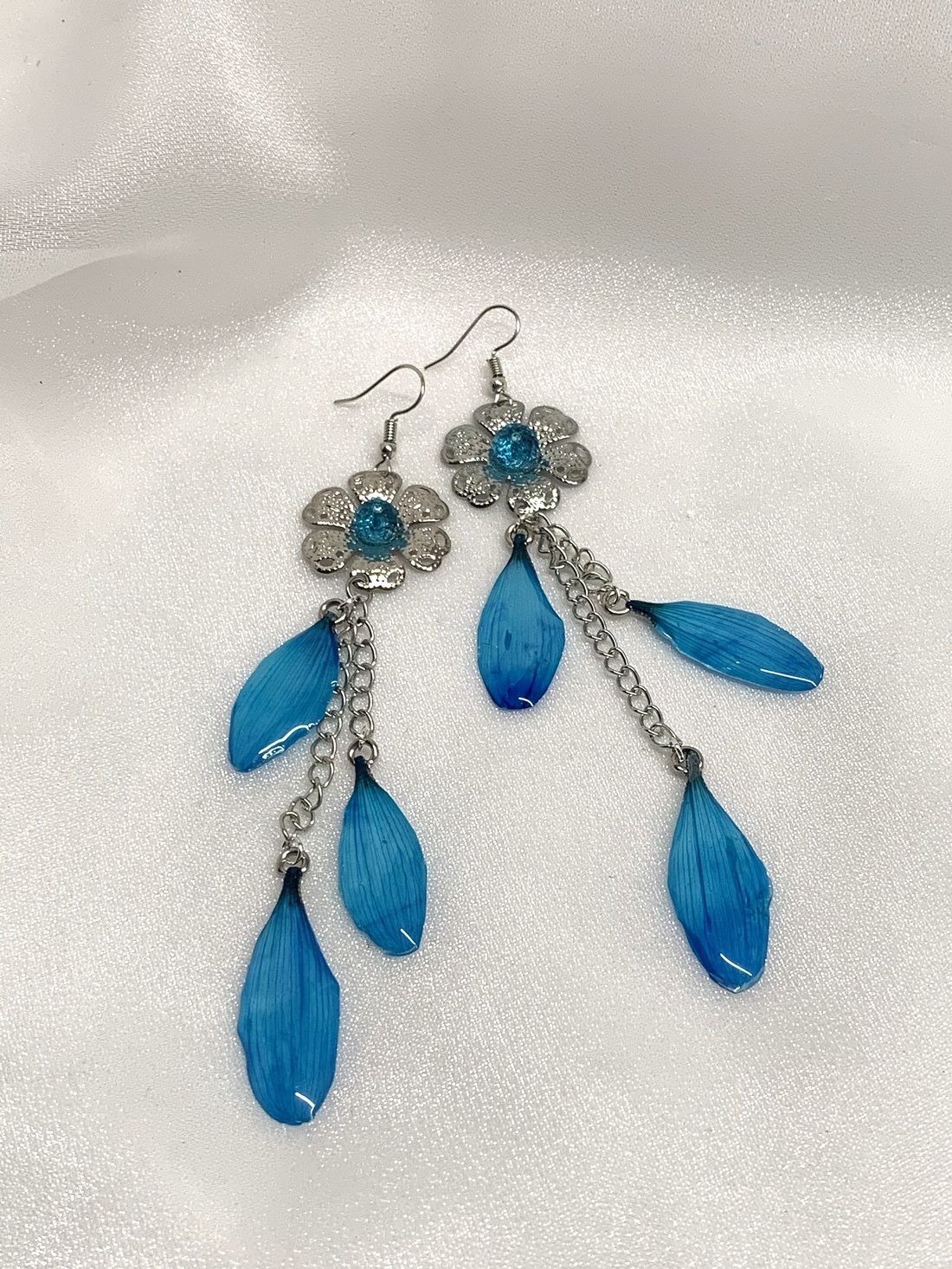 cercei handmade unicat din rasina si flori naturale 00584 - bijuterii - cercei - cercei drop - Artynos.ro cercei handmade unicat din rasina si flori naturale 00584 - bijuterii - cercei - cercei drop - Artynos.ro