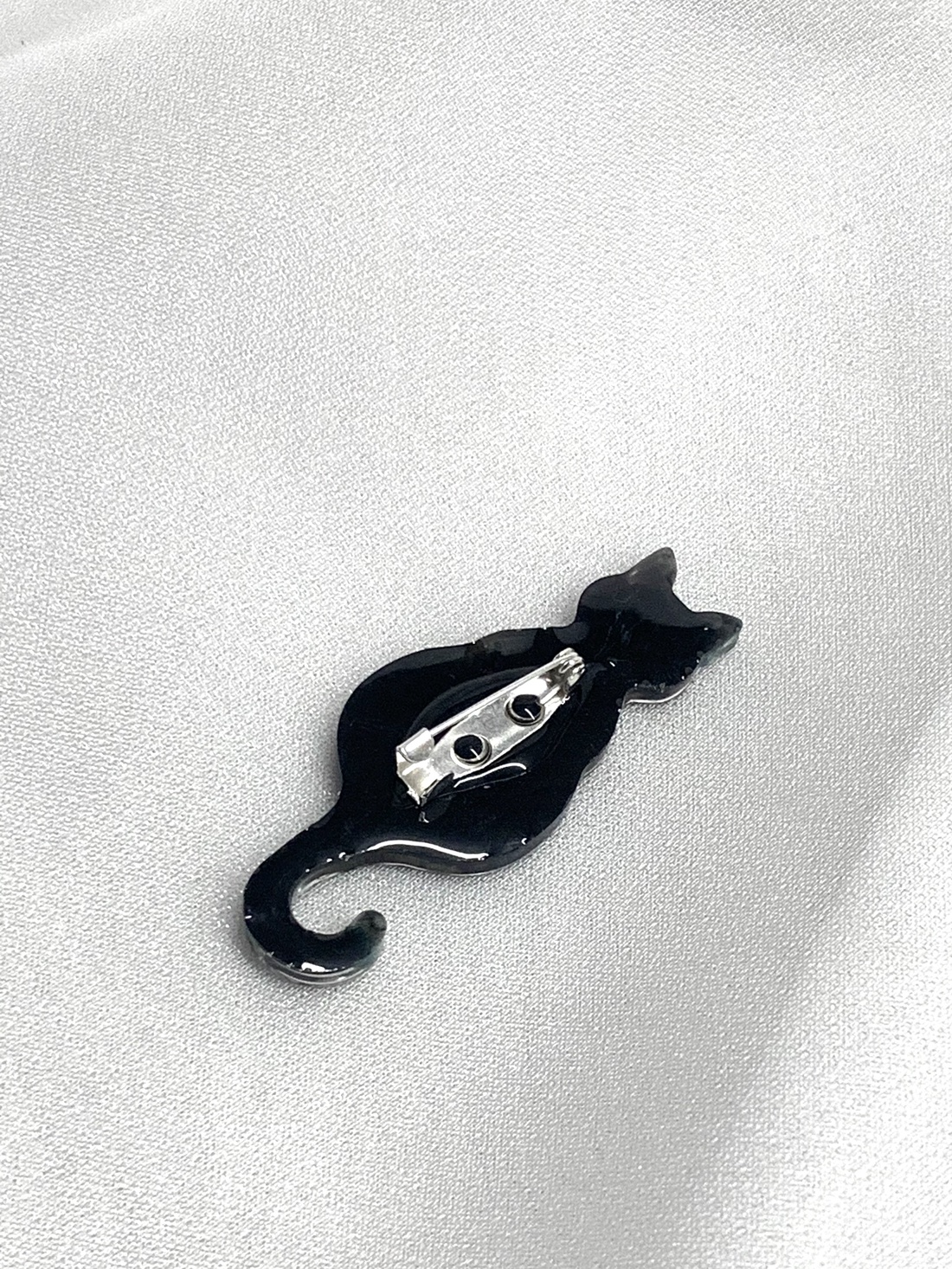Broșă handmade unicat - din rasina 00590 - bijuterii - broșă, insigne - insigne - Artynos.ro Broșă handmade unicat - din rasina 00590 - bijuterii - broșă, insigne - insigne - Artynos.ro