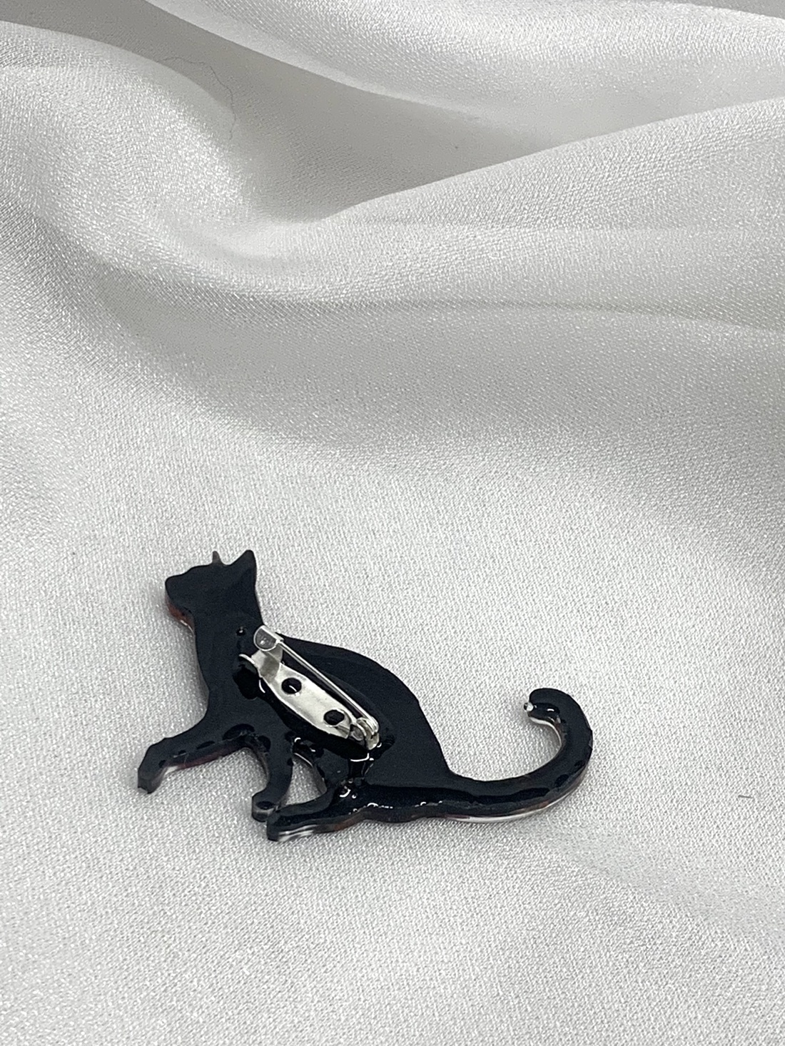 Broșă handmade unicat - din rasina 00593 - bijuterii - broșă, insigne - insigne - Artynos.ro Broșă handmade unicat - din rasina 00593 - bijuterii - broșă, insigne - insigne - Artynos.ro