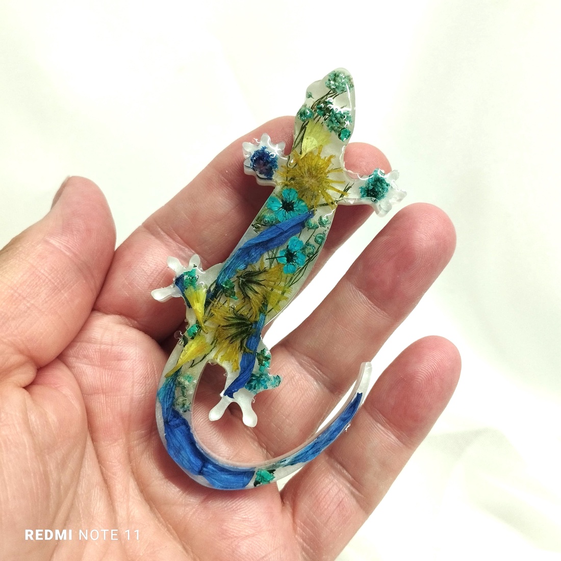 Broșă handmade unicat - din rasina 00597 - bijuterii - broșă, insigne - insigne - Artynos.ro