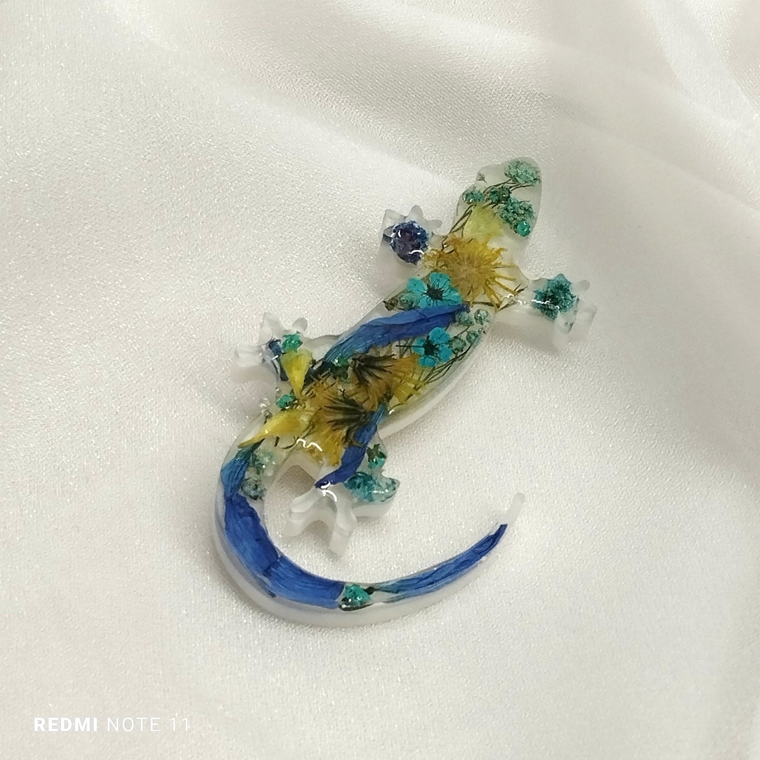 Broșă handmade unicat - din rasina 00597 - bijuterii - broșă, insigne - insigne - Artynos.ro