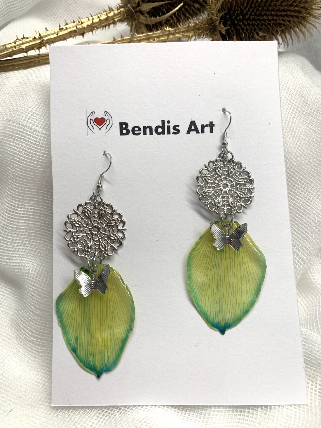 cercei handmade unicat din rasina si flori naturale 00564 - bijuterii - cercei - cercei drop - Artynos.ro cercei handmade unicat din rasina si flori naturale 00564 - bijuterii - cercei - cercei drop - Artynos.ro