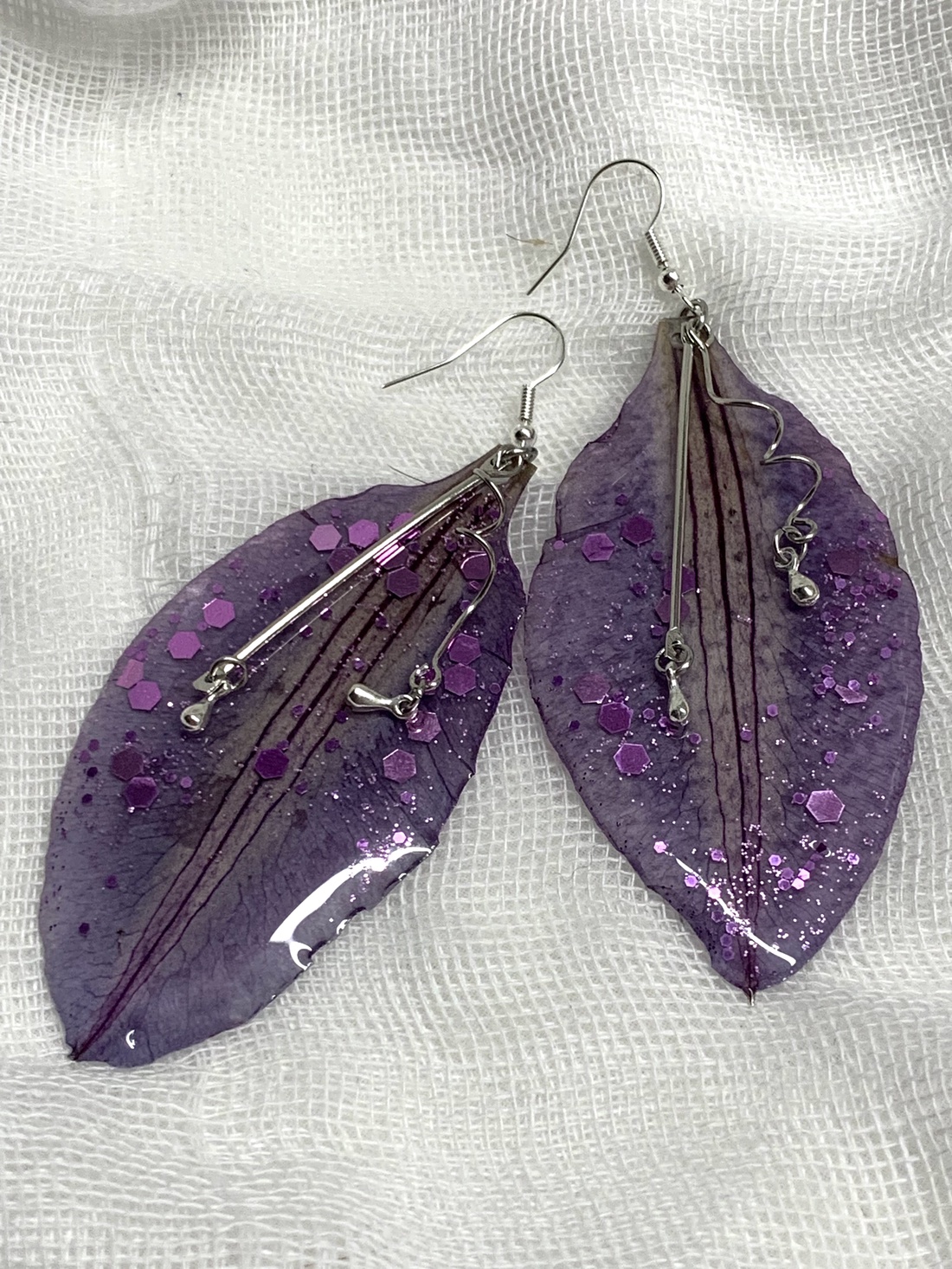 cercei handmade unicat din rasina si flori naturale 00125 - bijuterii - cercei - cercei drop - Artynos.ro cercei handmade unicat din rasina si flori naturale 00125 - bijuterii - cercei - cercei drop - Artynos.ro